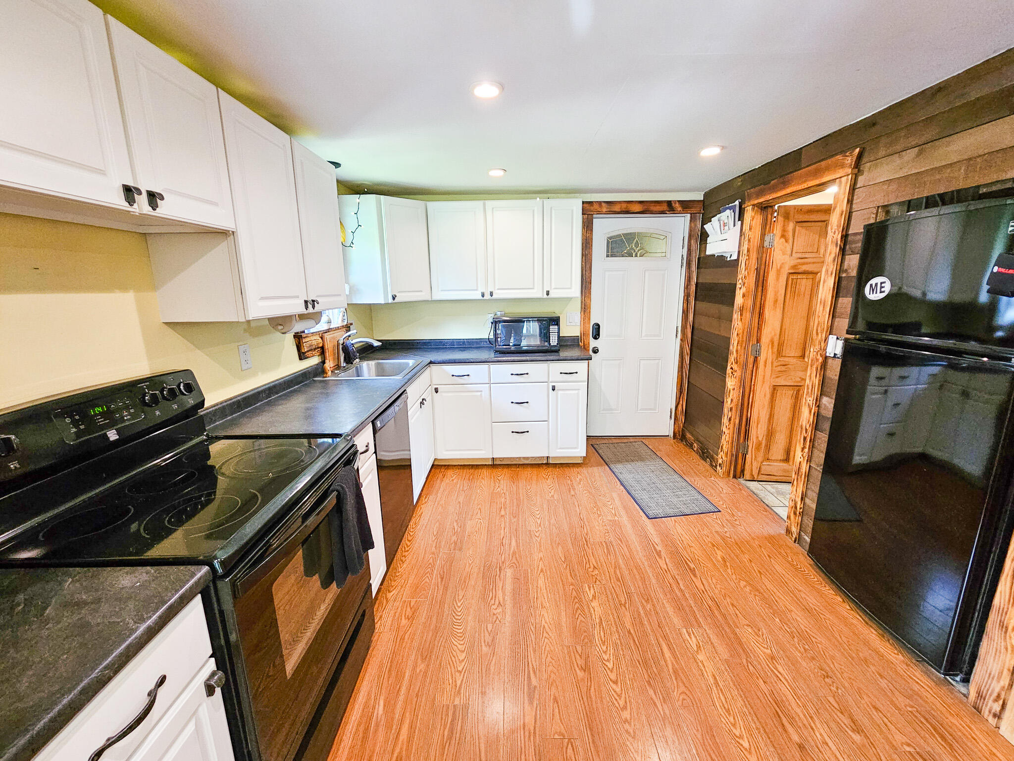 14 Helen Street Property Photo 40