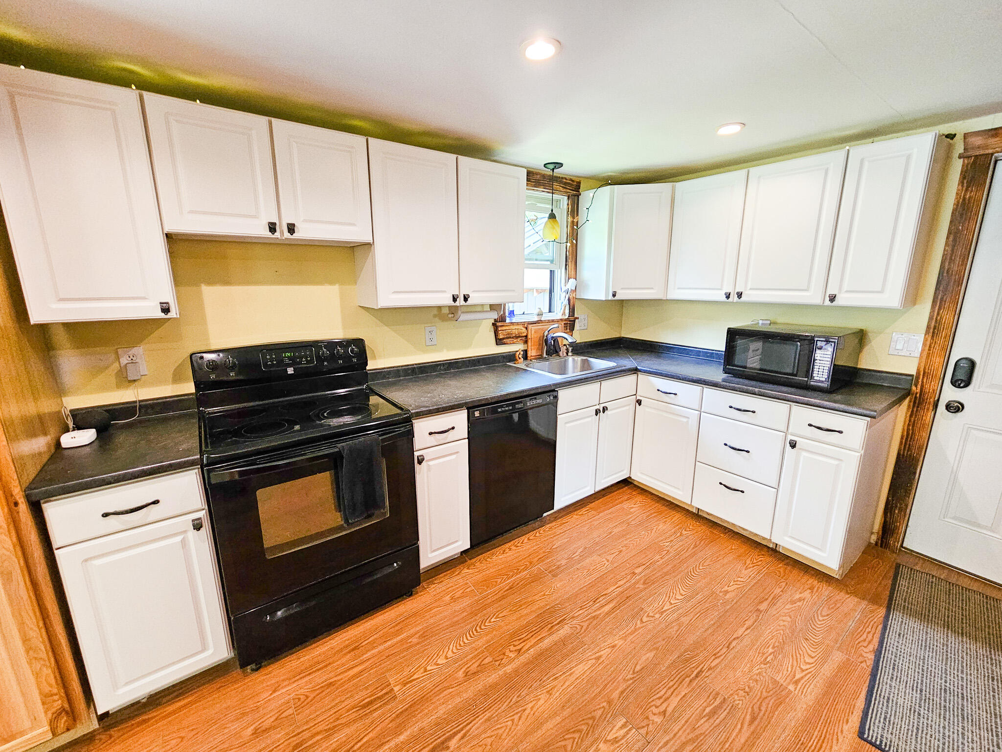 14 Helen Street Property Photo 41