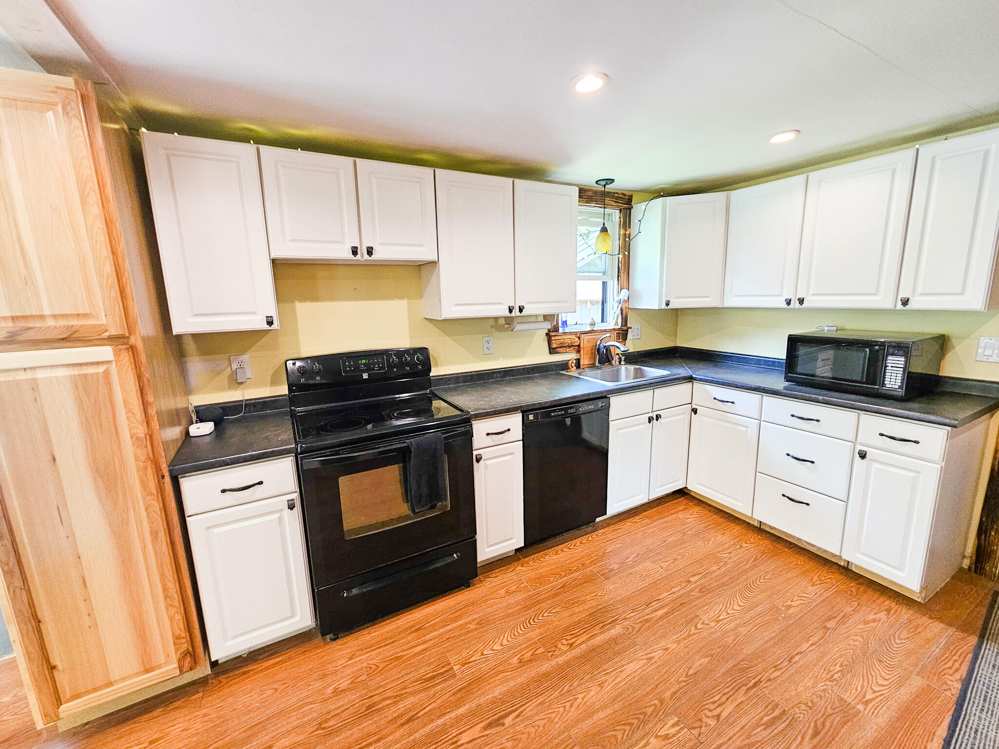 14 Helen Street Property Photo 43