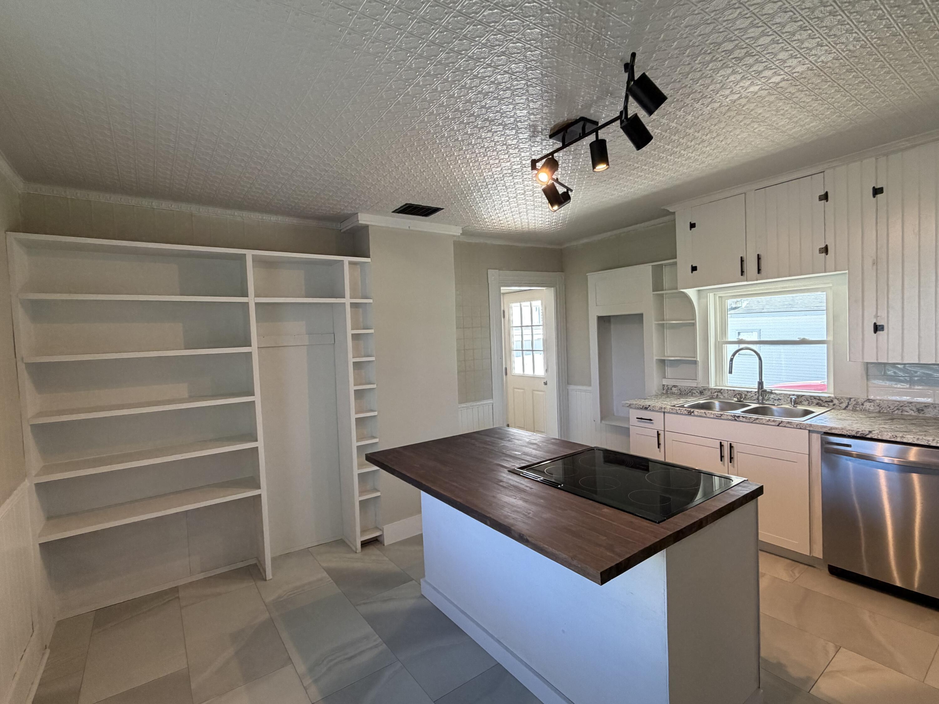 7 Cleveland Street Property Photo 9