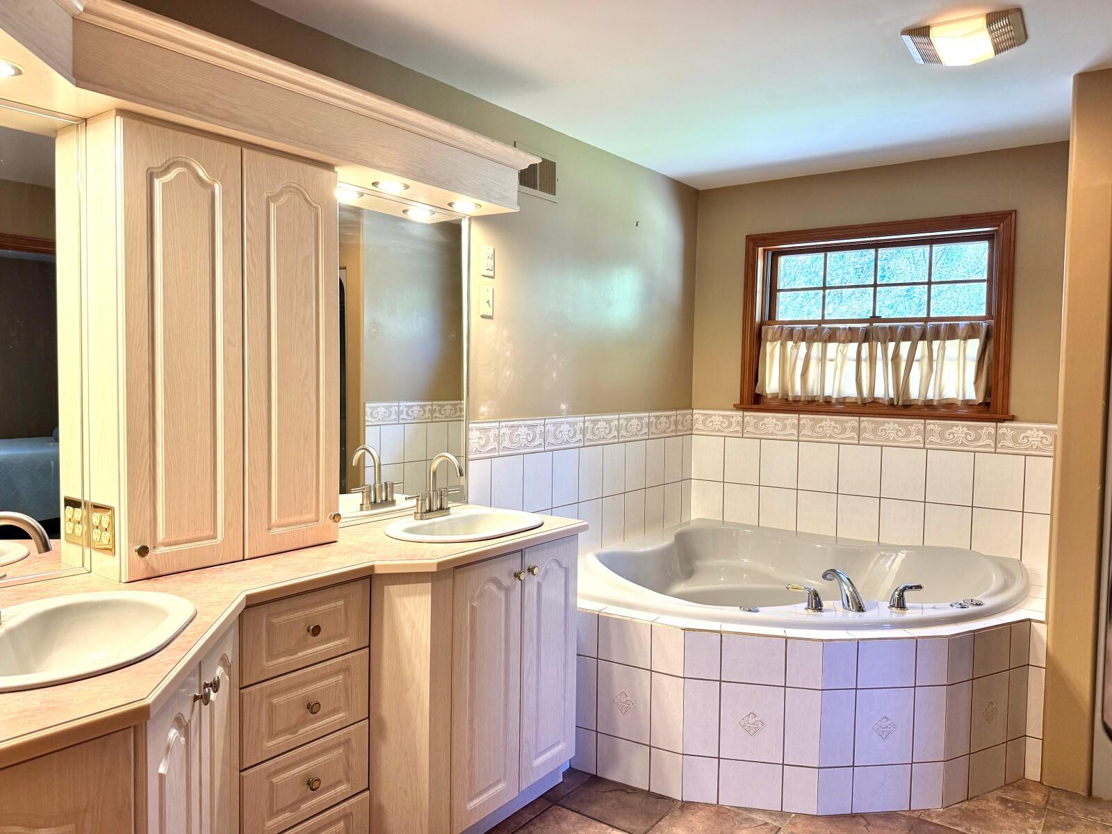 37 Page Avenue Property Photo 19