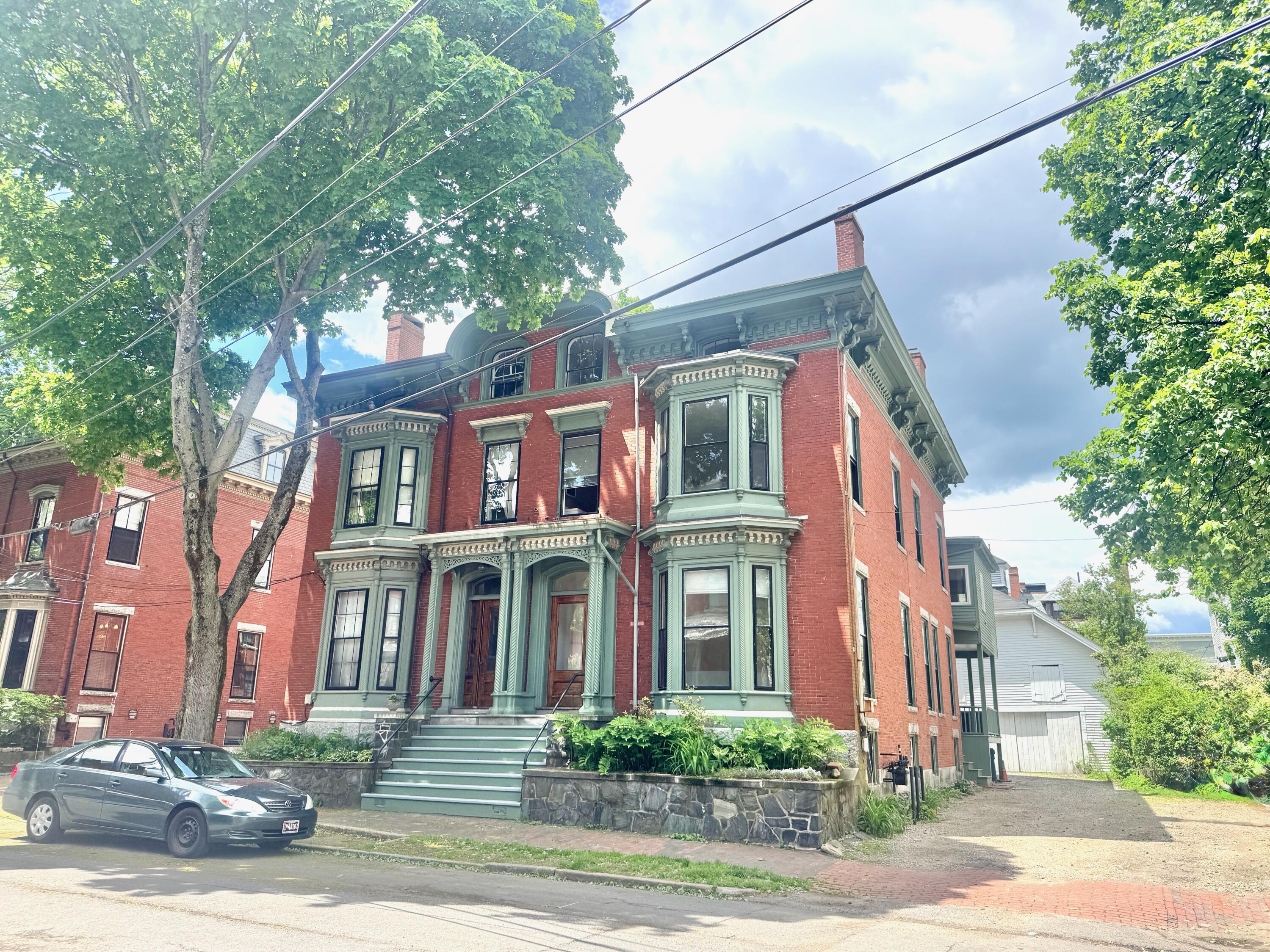 52 Carleton Street Property Photo 1