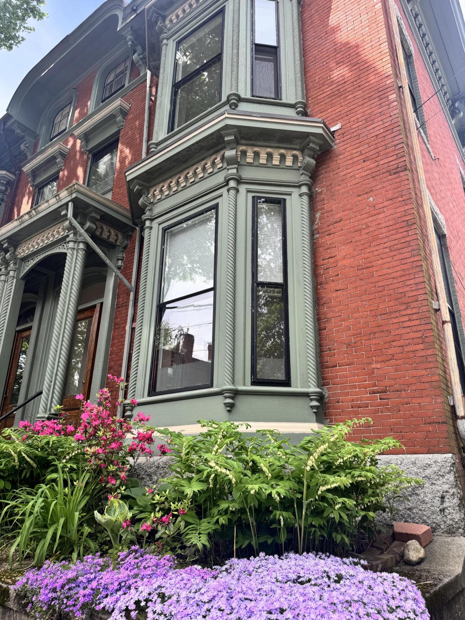 52 Carleton Street Property Photo 4