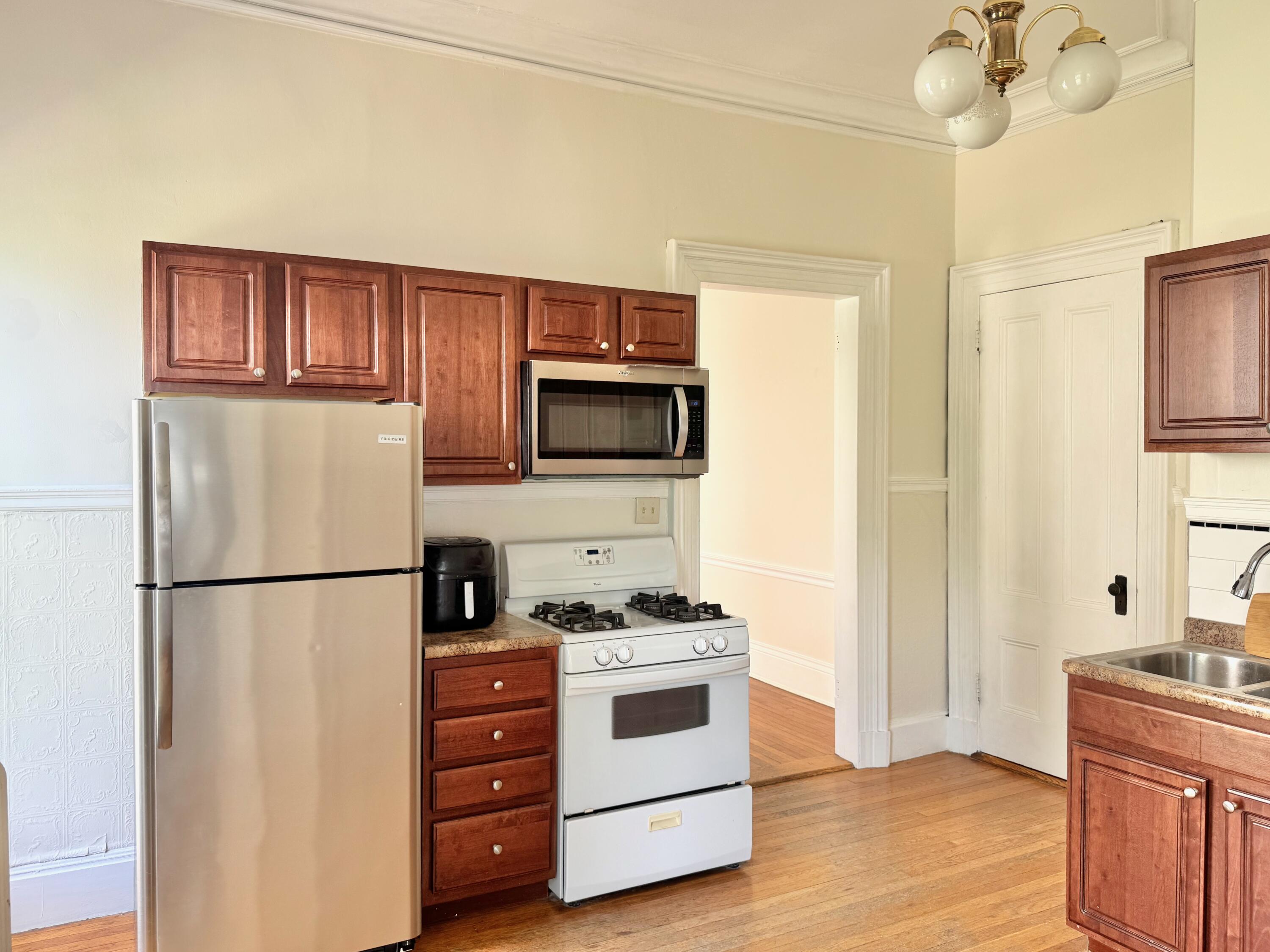 52 Carleton Street Property Photo 11