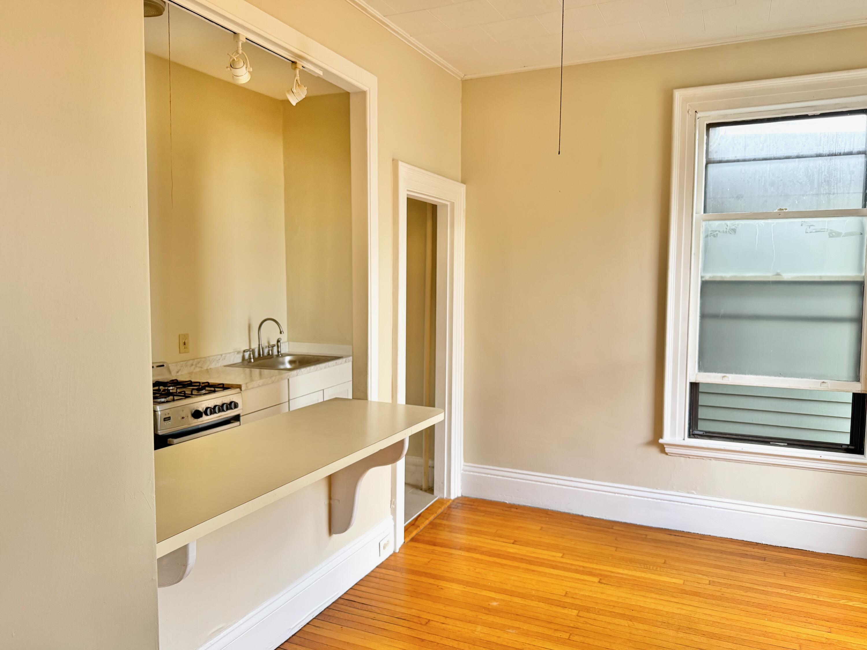 52 Carleton Street Property Photo 23