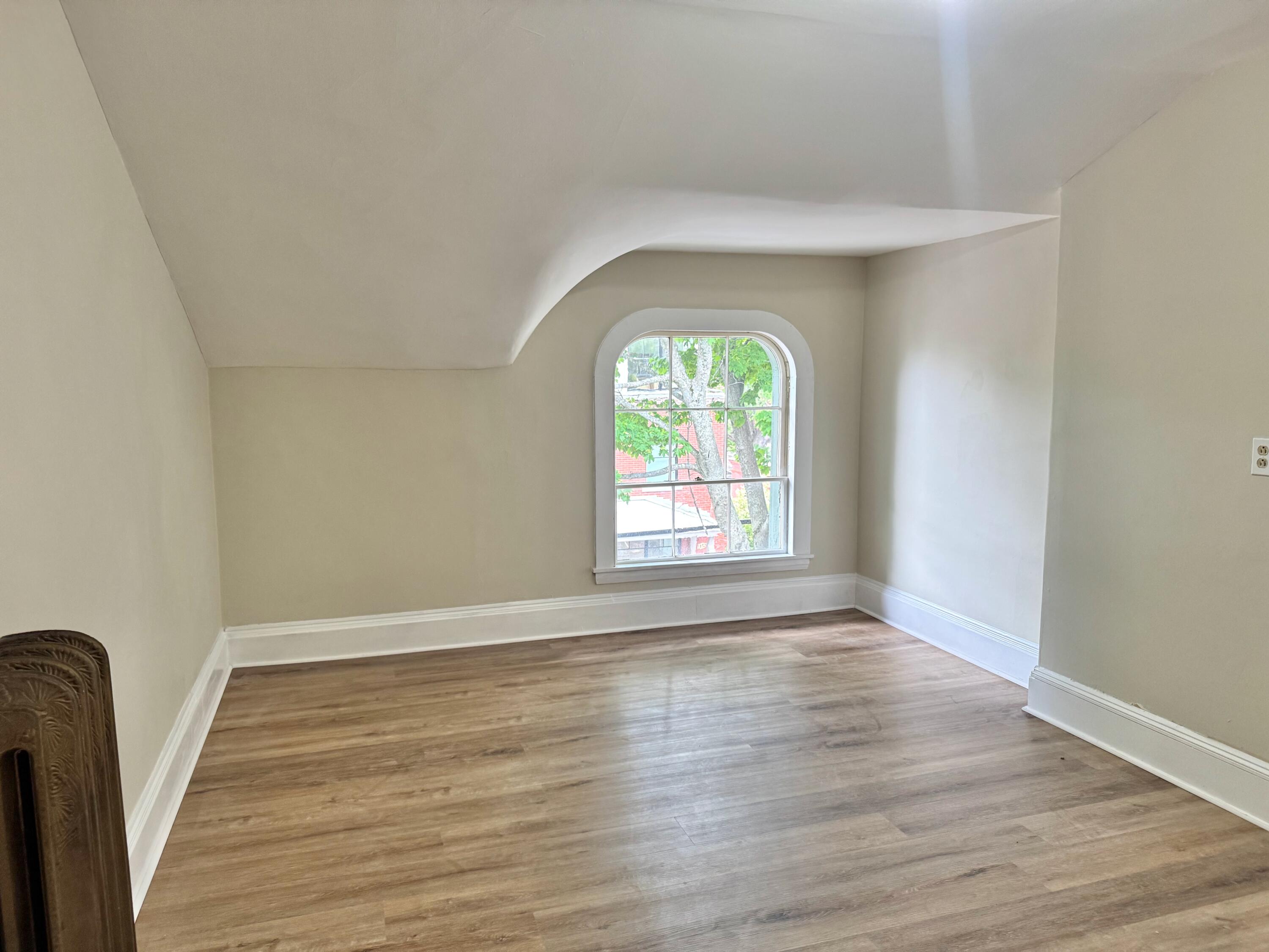 52 Carleton Street Property Photo 37