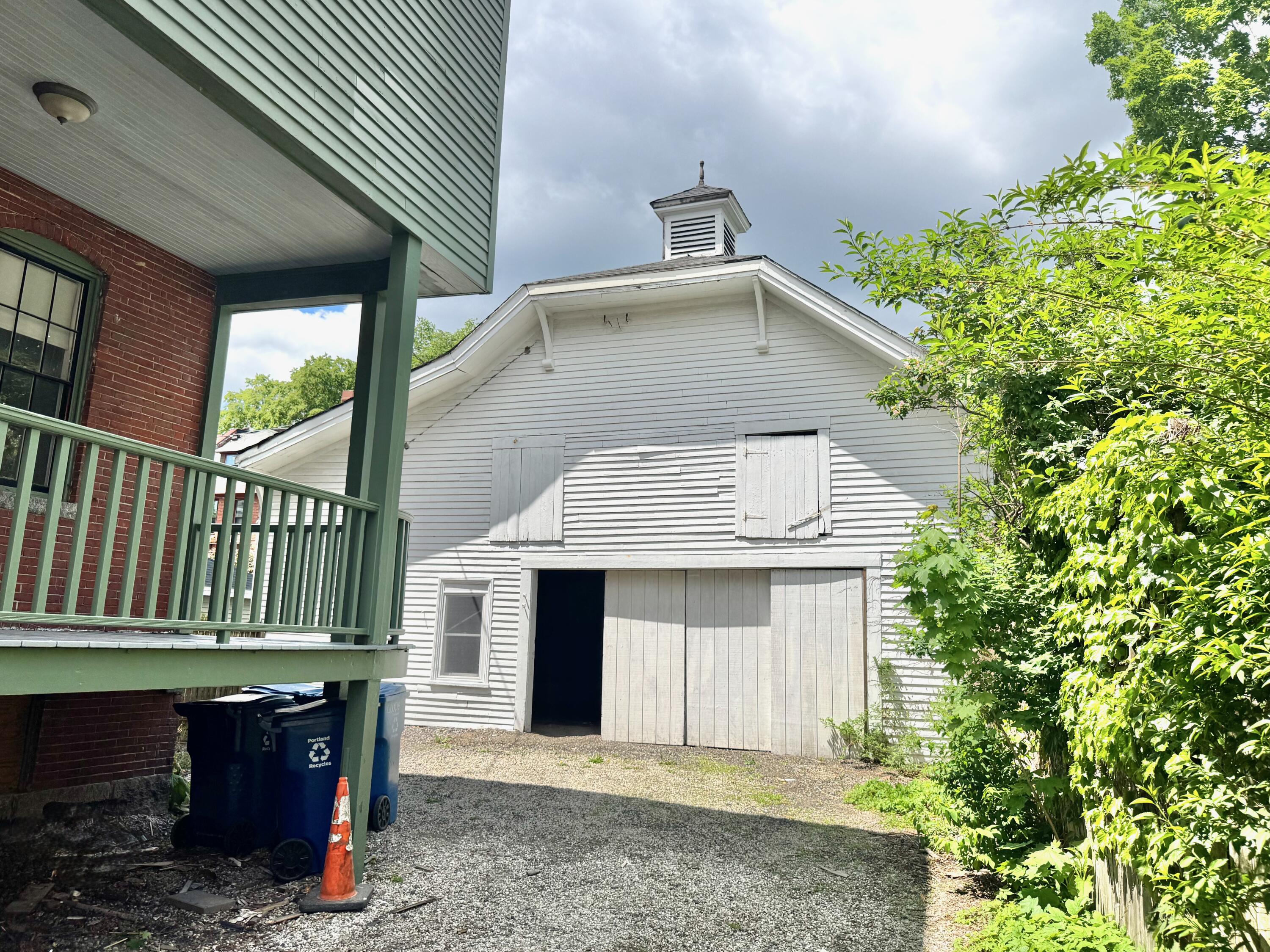 52 Carleton Street Property Photo 47