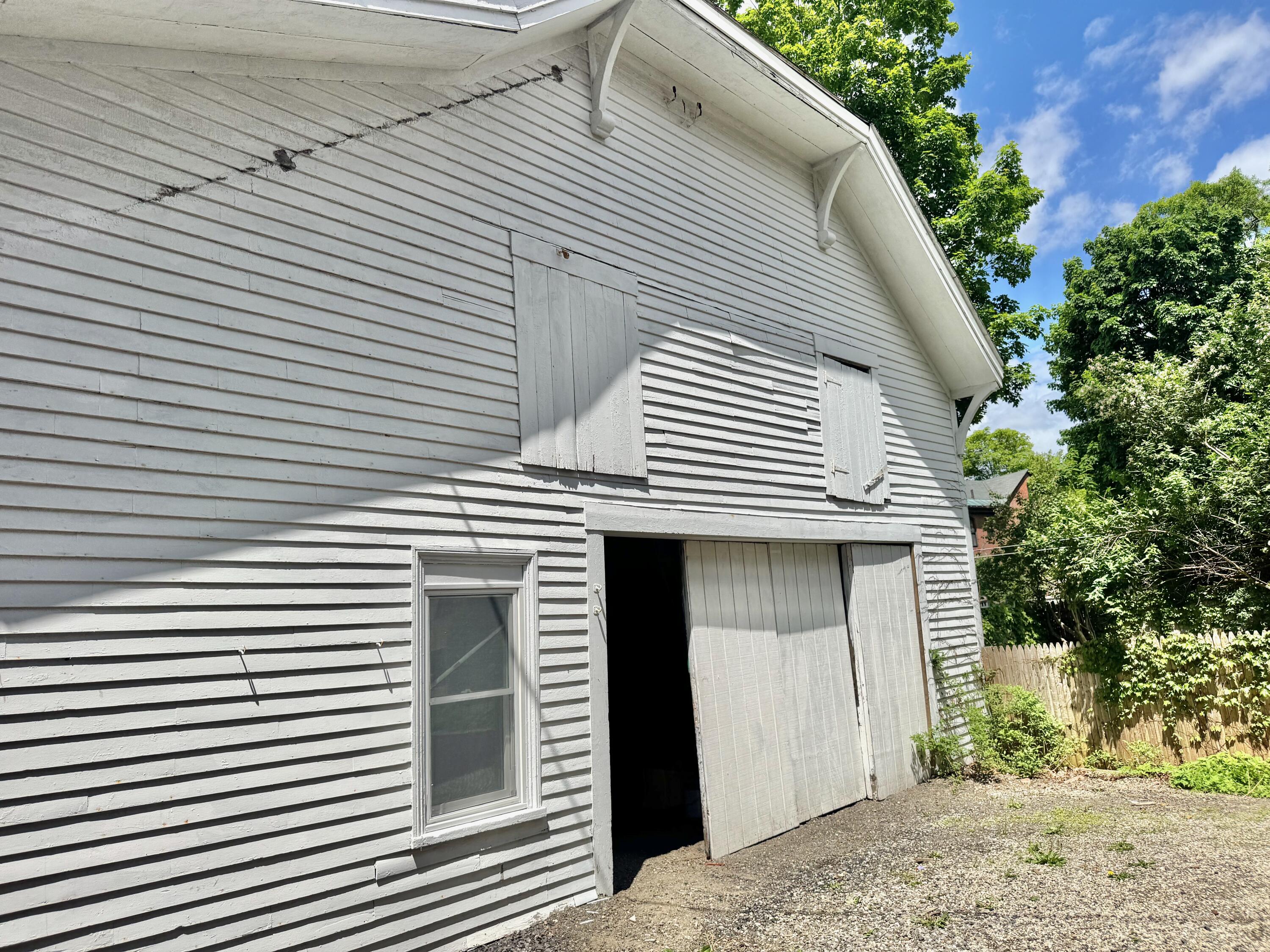 52 Carleton Street Property Photo 48