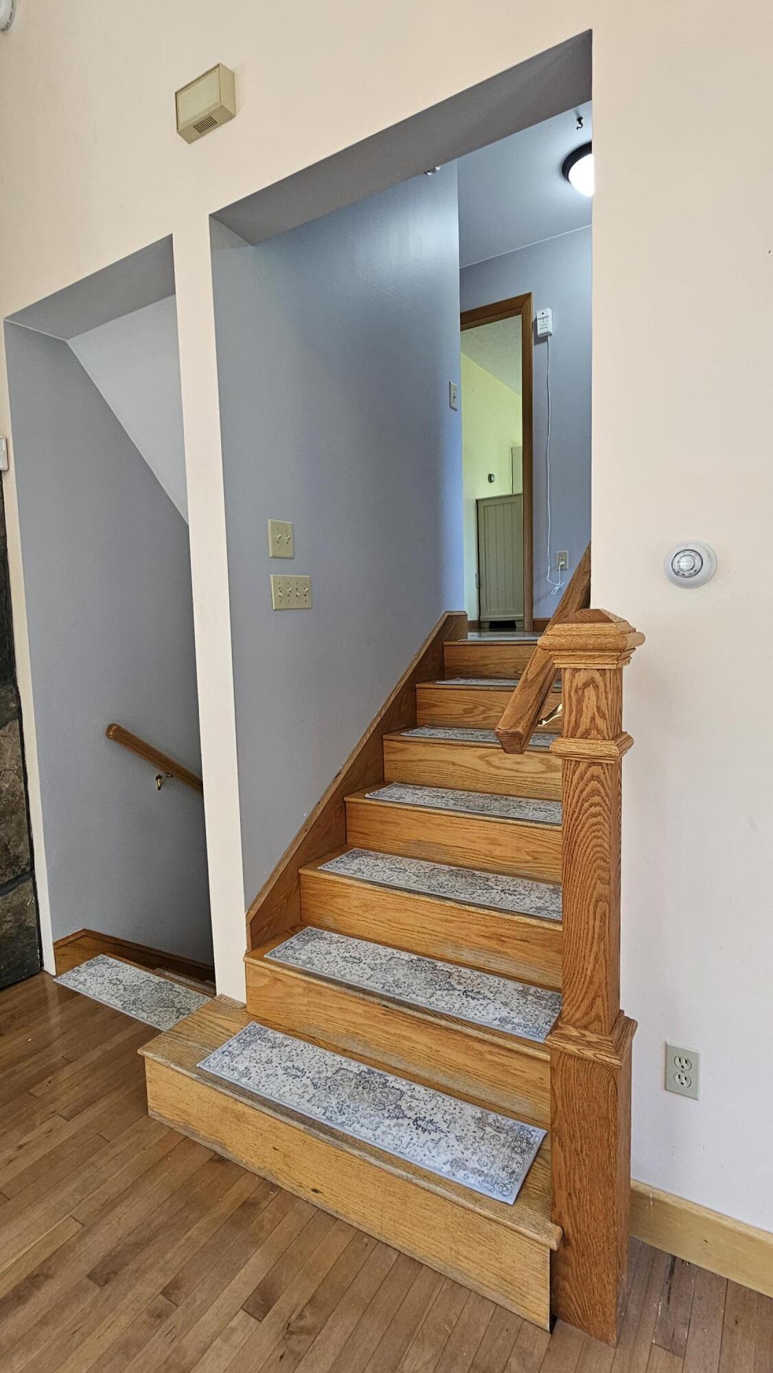 28 Park Avenue E Property Photo 14