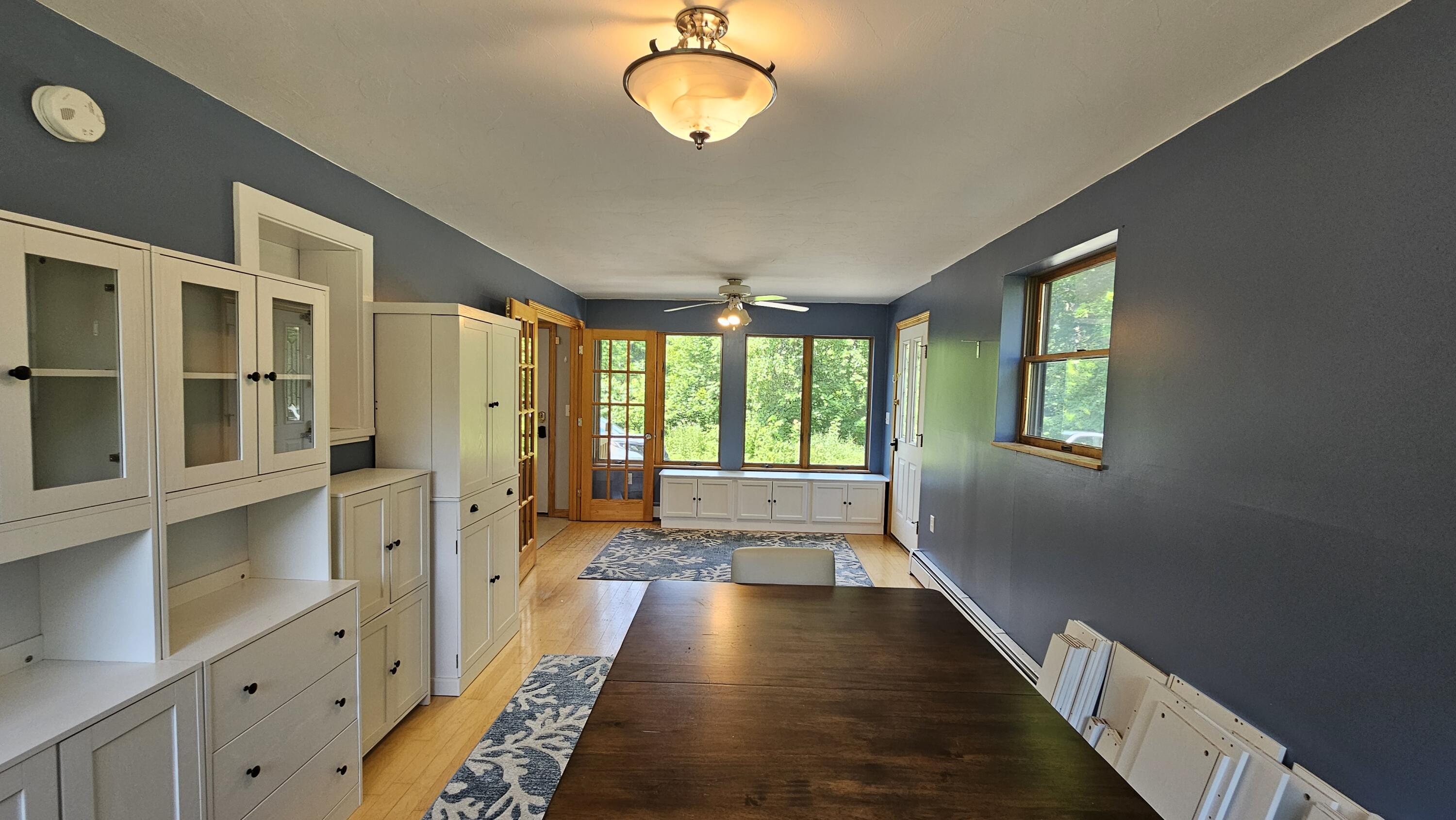 28 Park Avenue E Property Photo 22