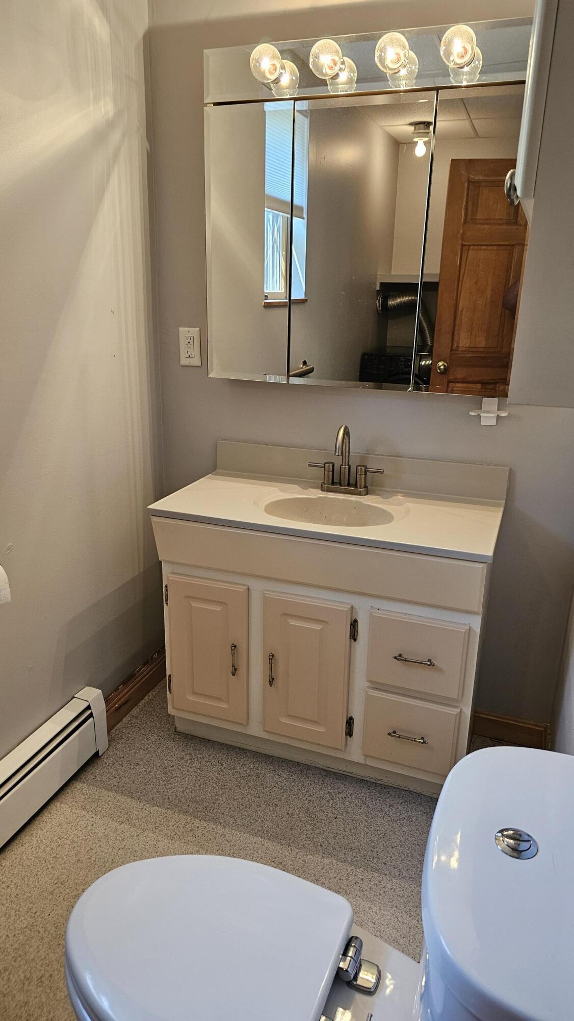 28 Park Avenue E Property Photo 24