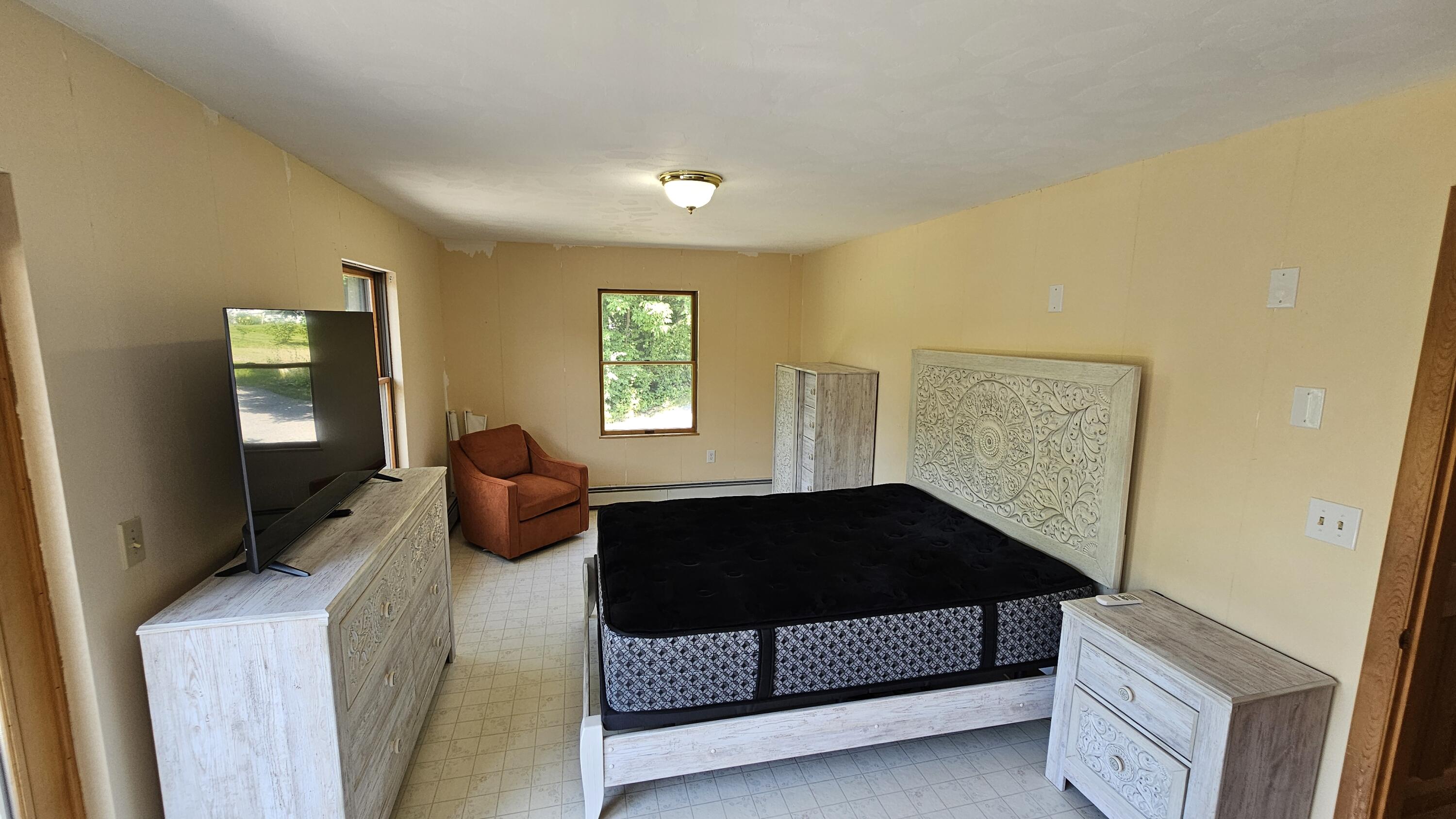 28 Park Avenue E Property Photo 27