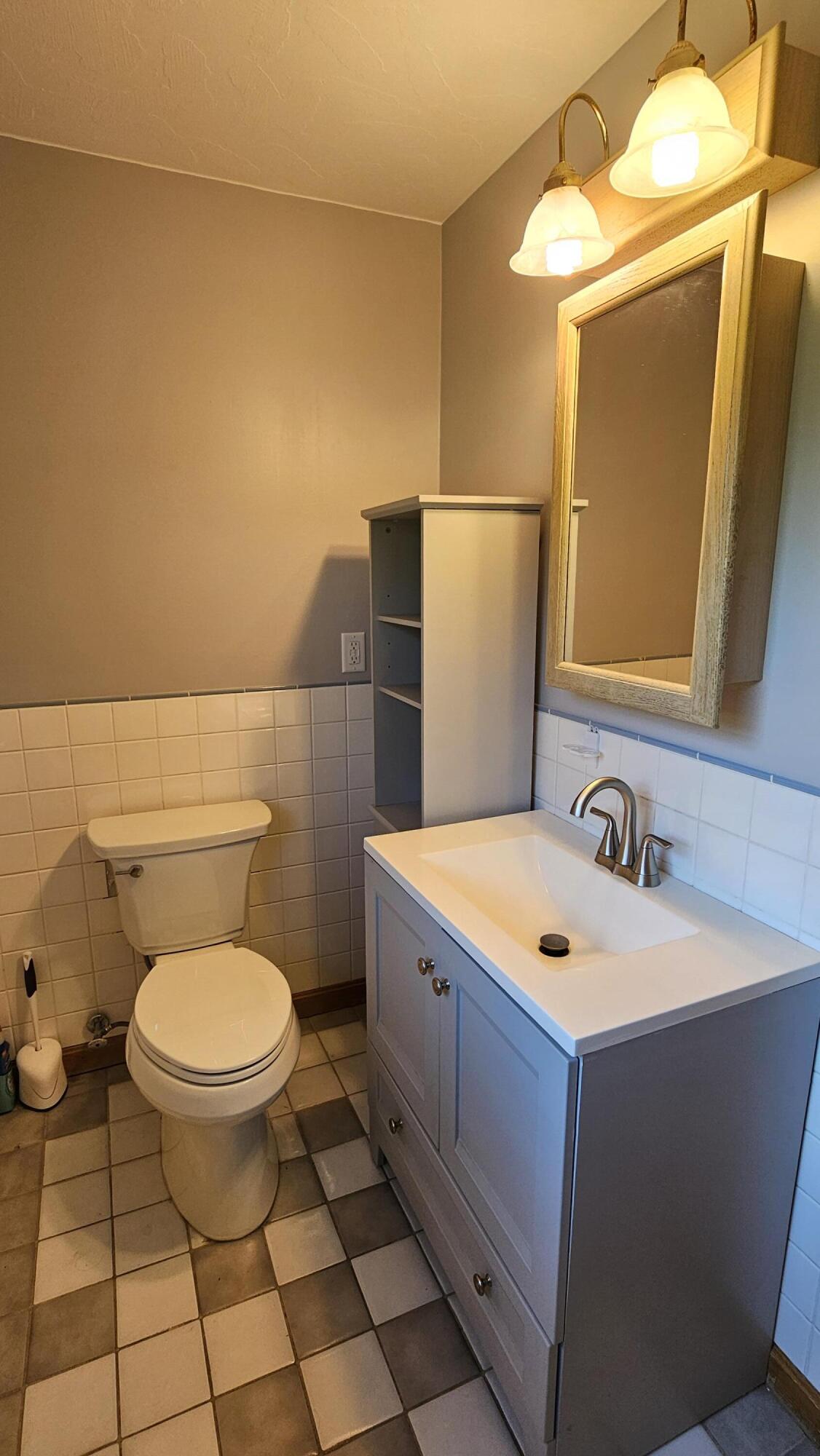 28 Park Avenue E Property Photo 36