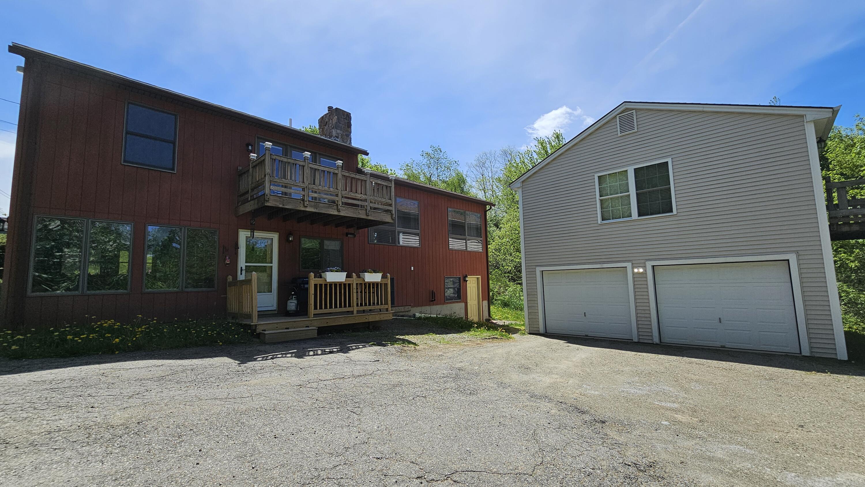 28 Park Avenue E Property Photo 44
