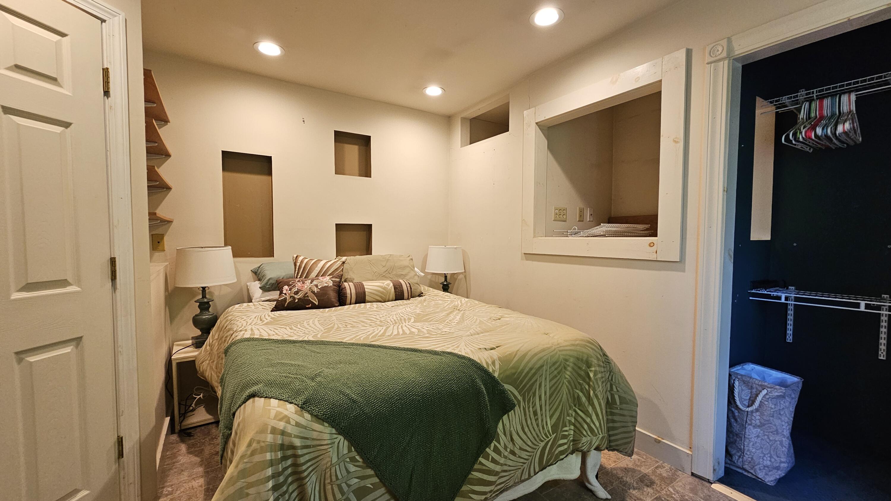 28 Park Avenue E Property Photo 53