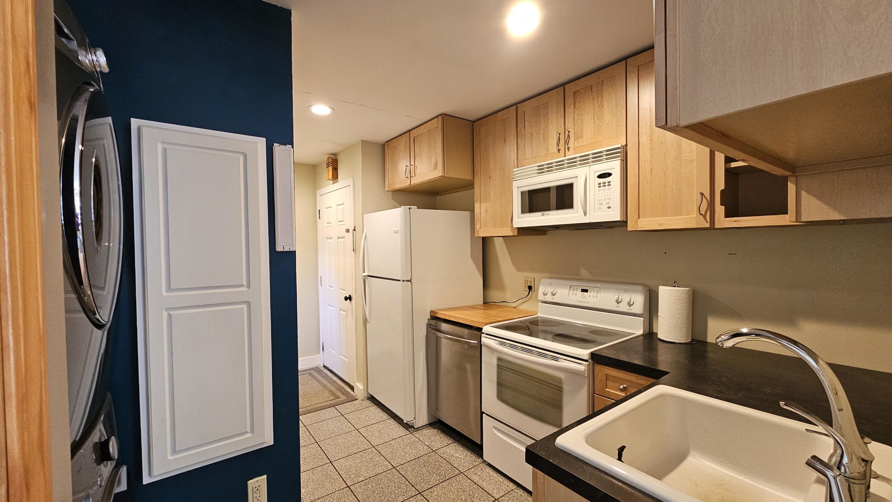 28 Park Avenue E Property Photo 56