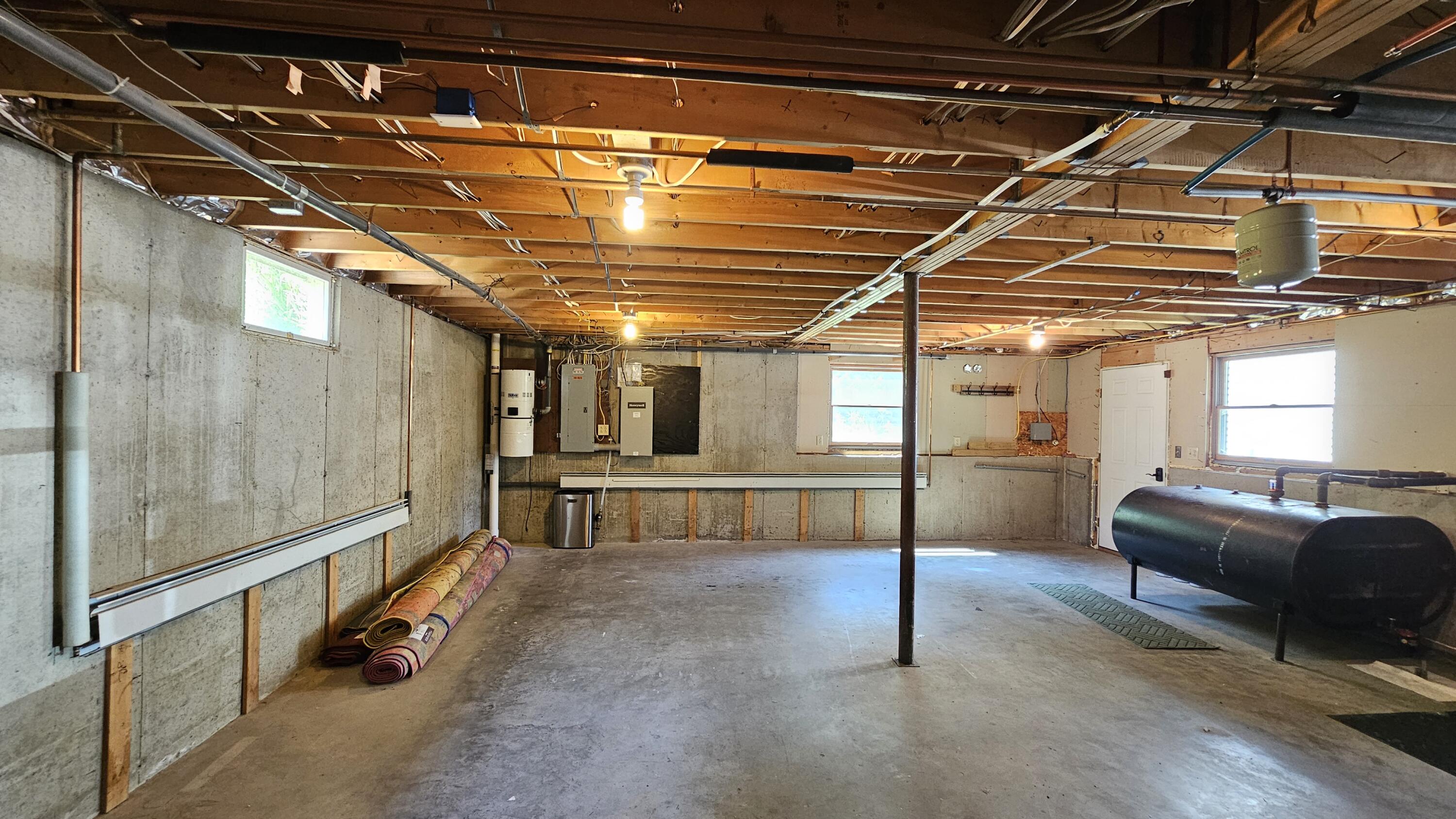 28 Park Avenue E Property Photo 69