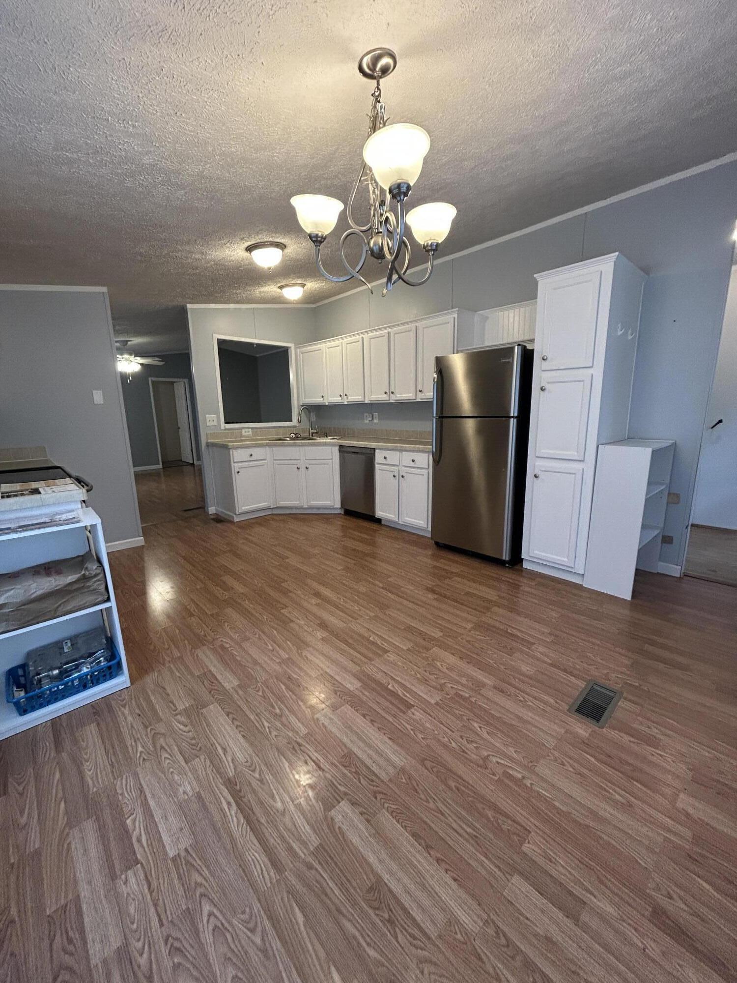 30 Franklin Parkway Property Photo 5
