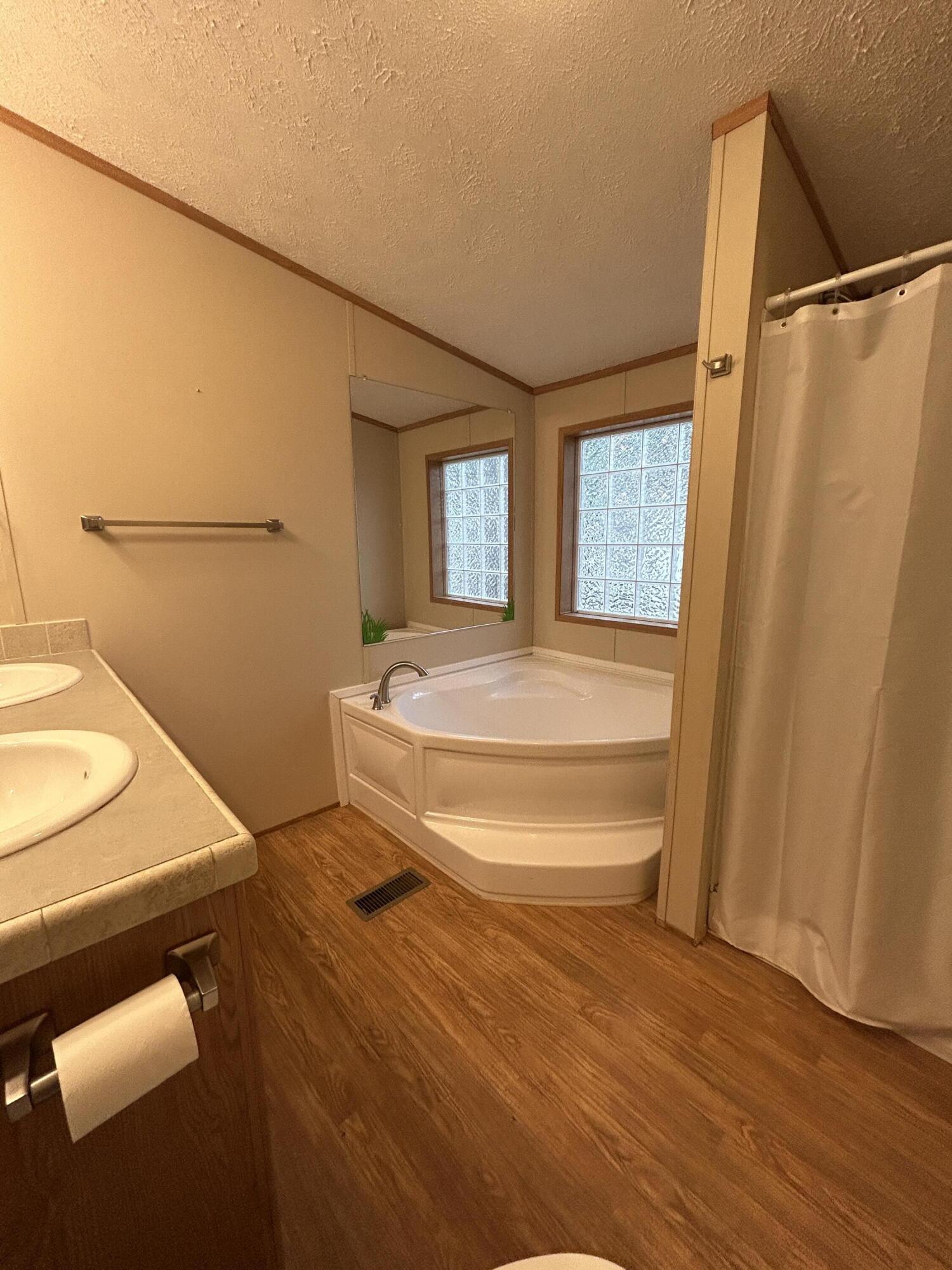 30 Franklin Parkway Property Photo 16