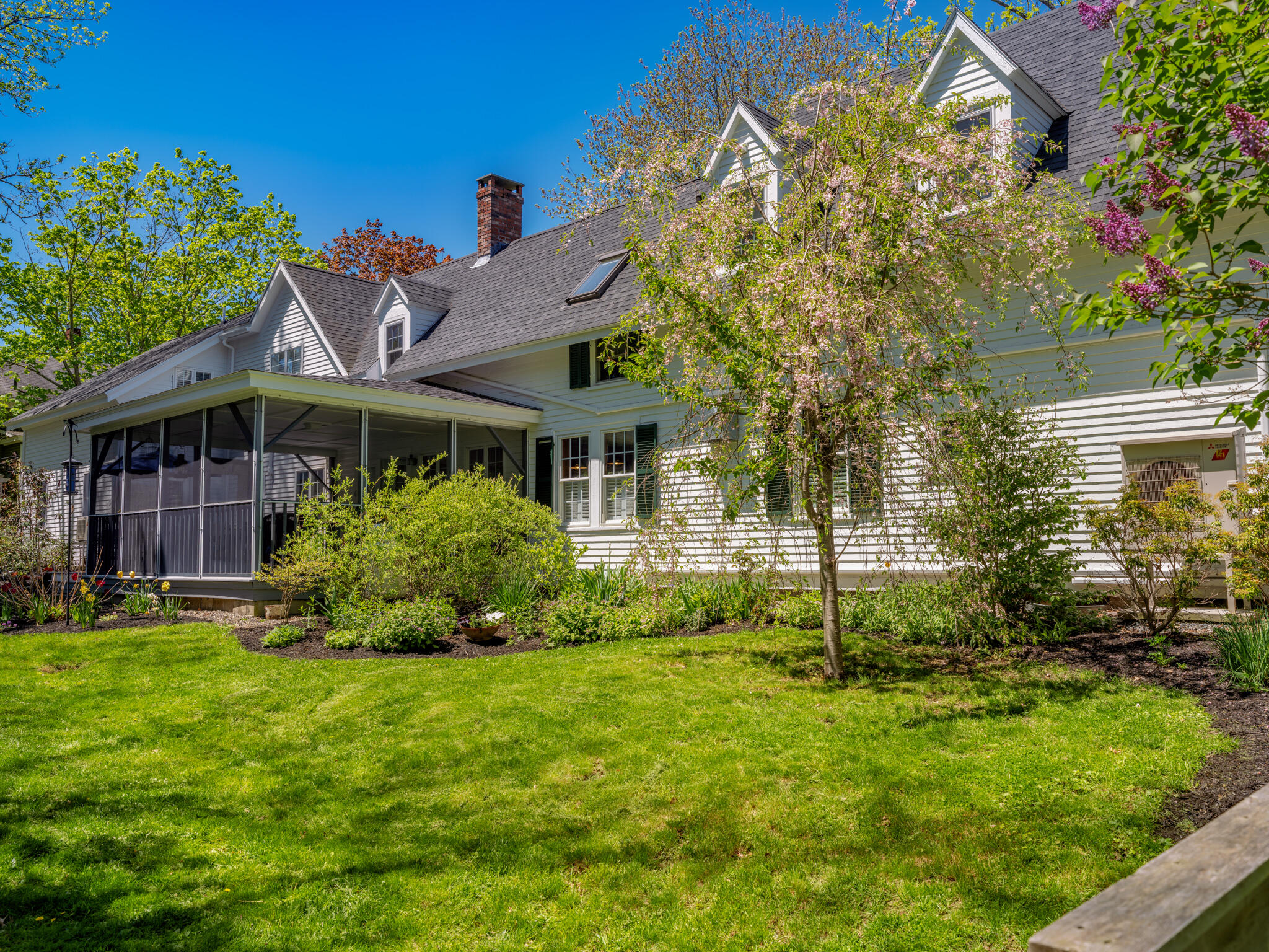 75 Court Street Property Photo 2
