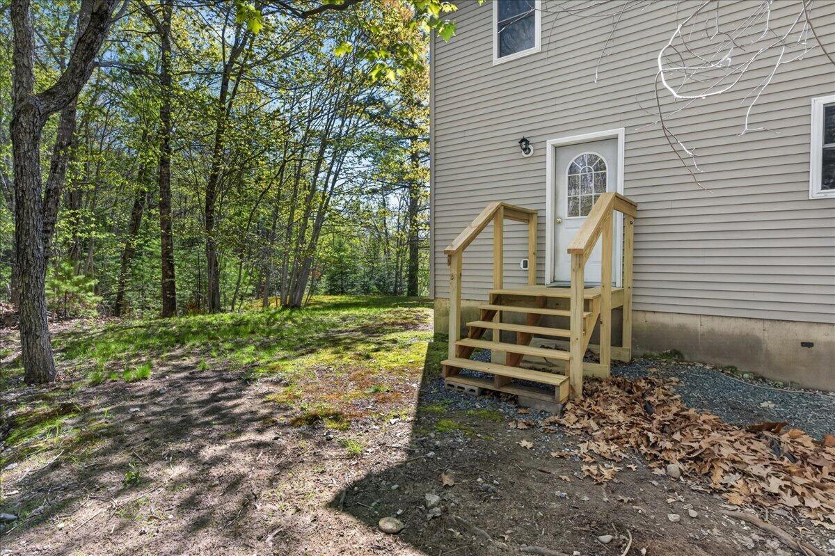 571 Crooked Road Property Photo 3