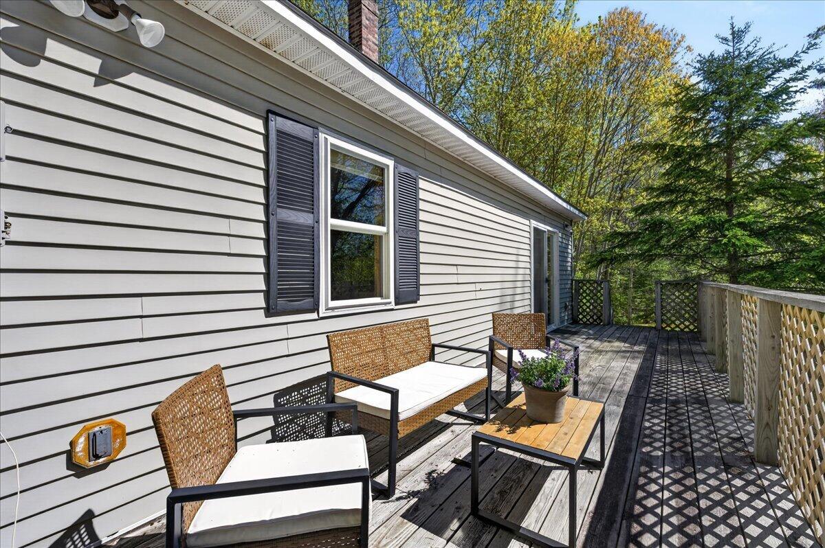 571 Crooked Road Property Photo 5