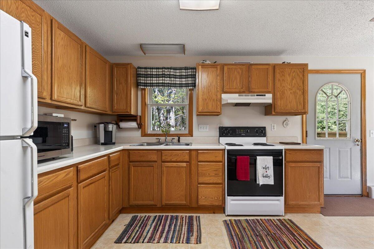 571 Crooked Road Property Photo 14
