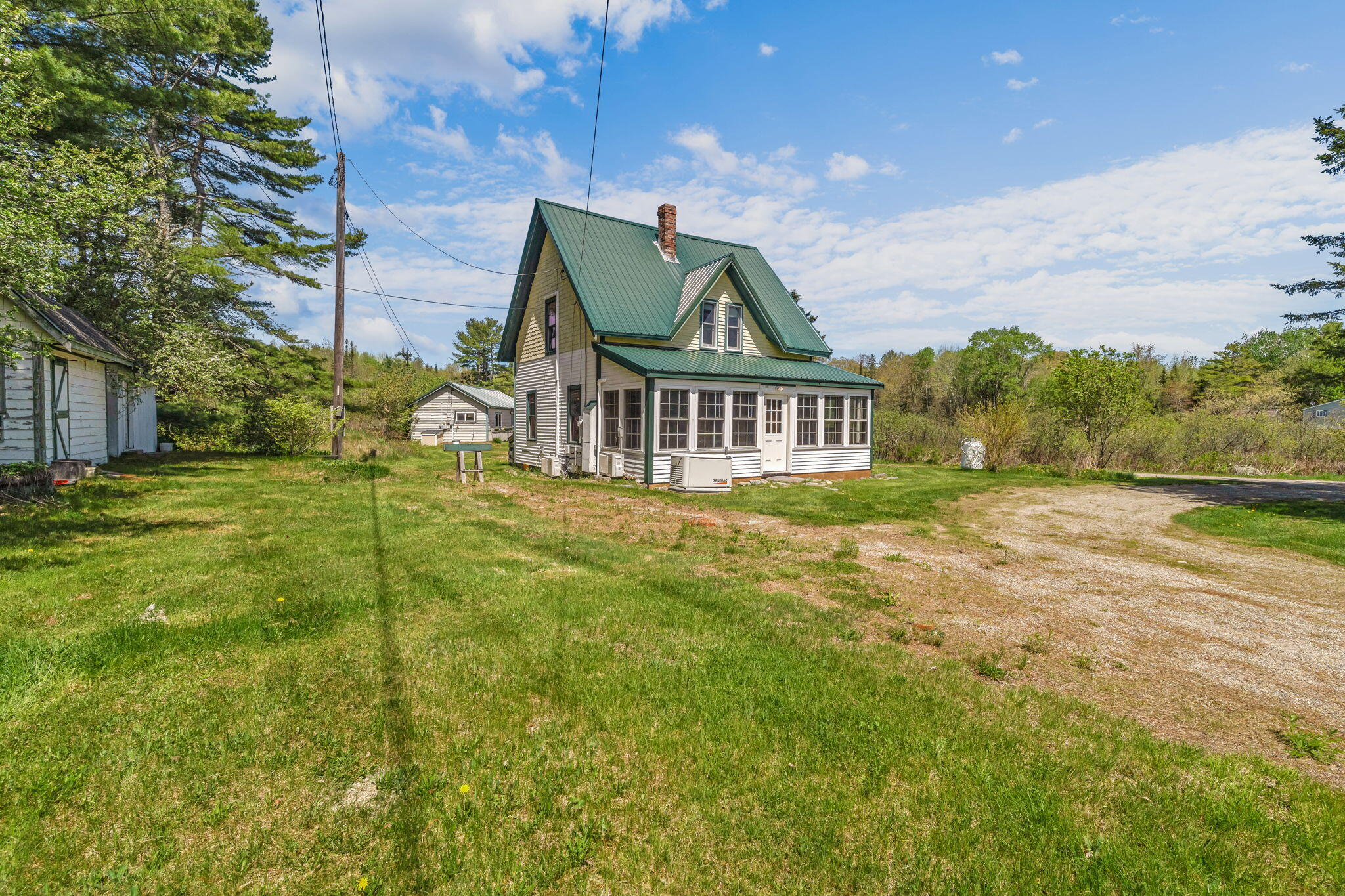 137 W Franklin Road Property Photo 4