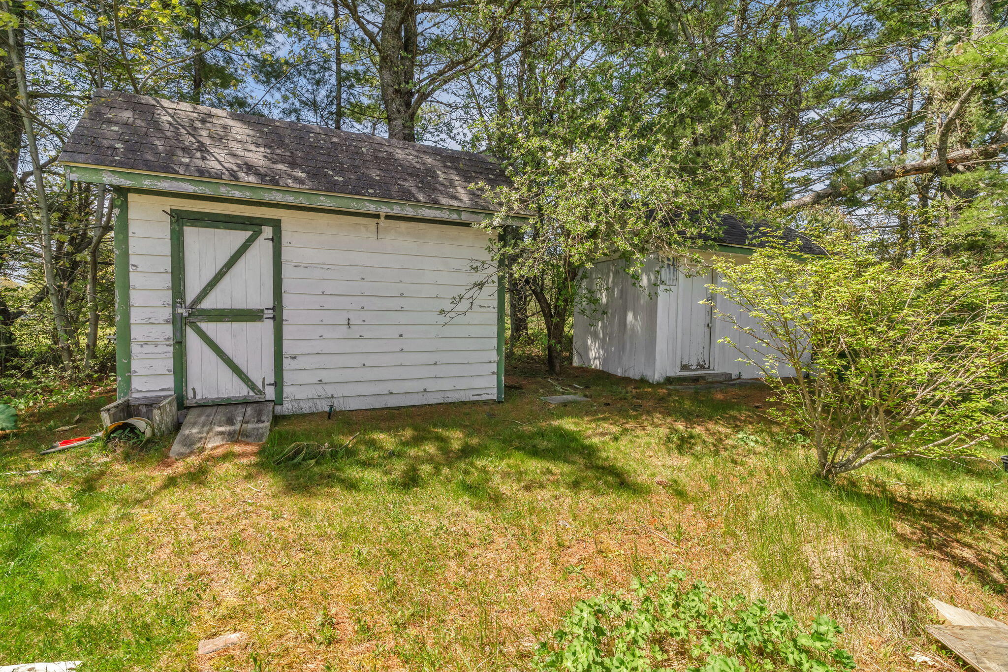 137 W Franklin Road Property Photo 17