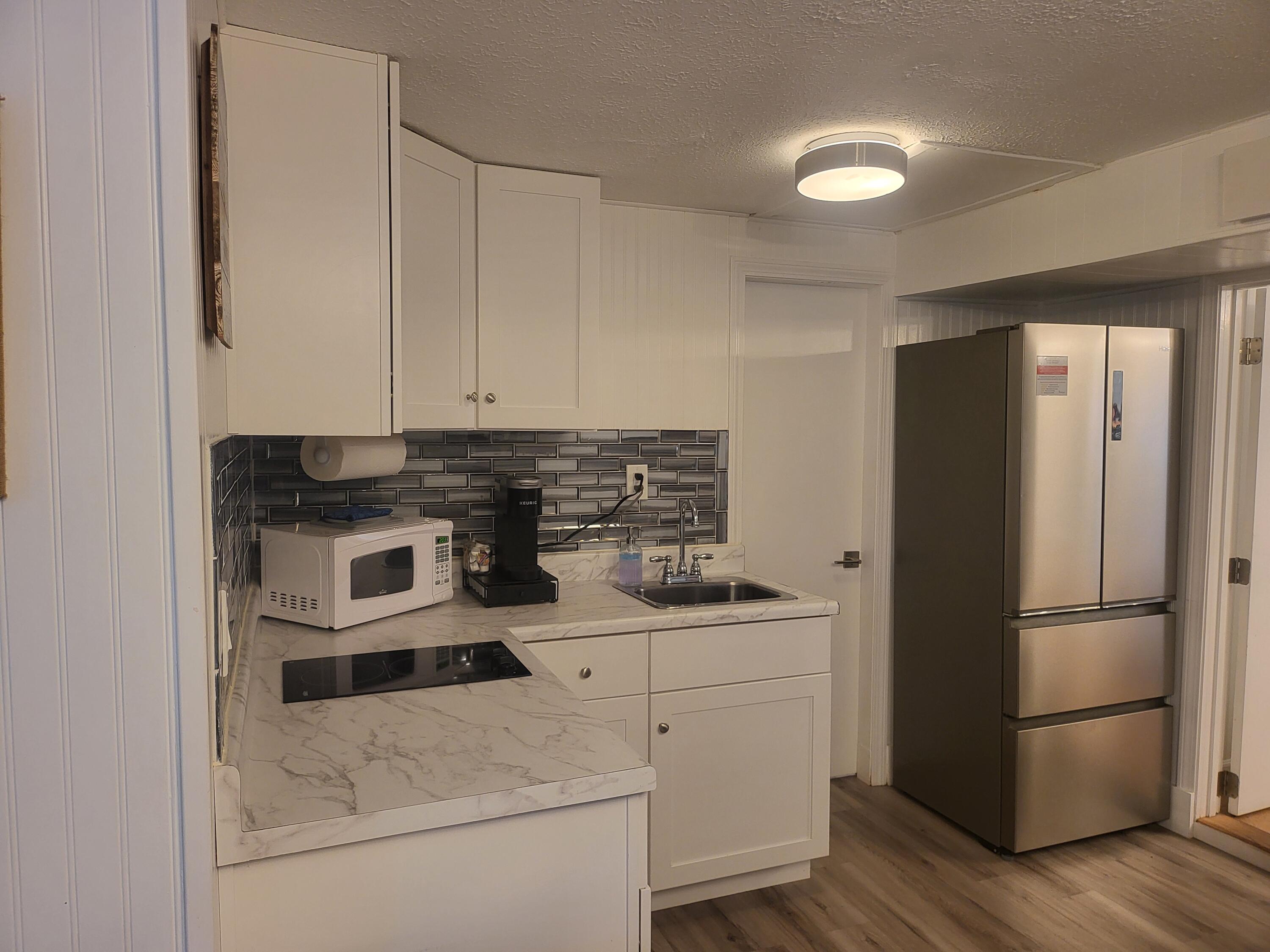 70 E Grand Avenue 111 Property Photo 8