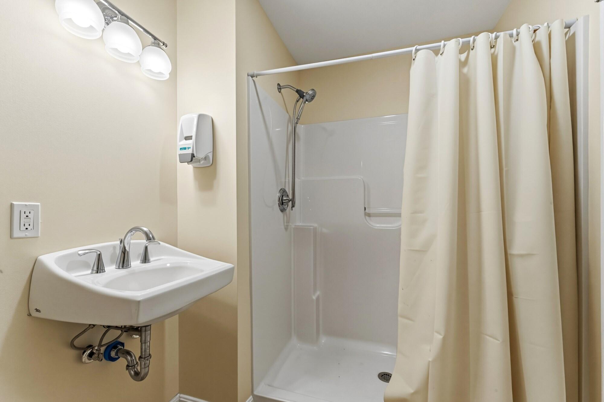 8 Gilpatrick Road Property Photo 16