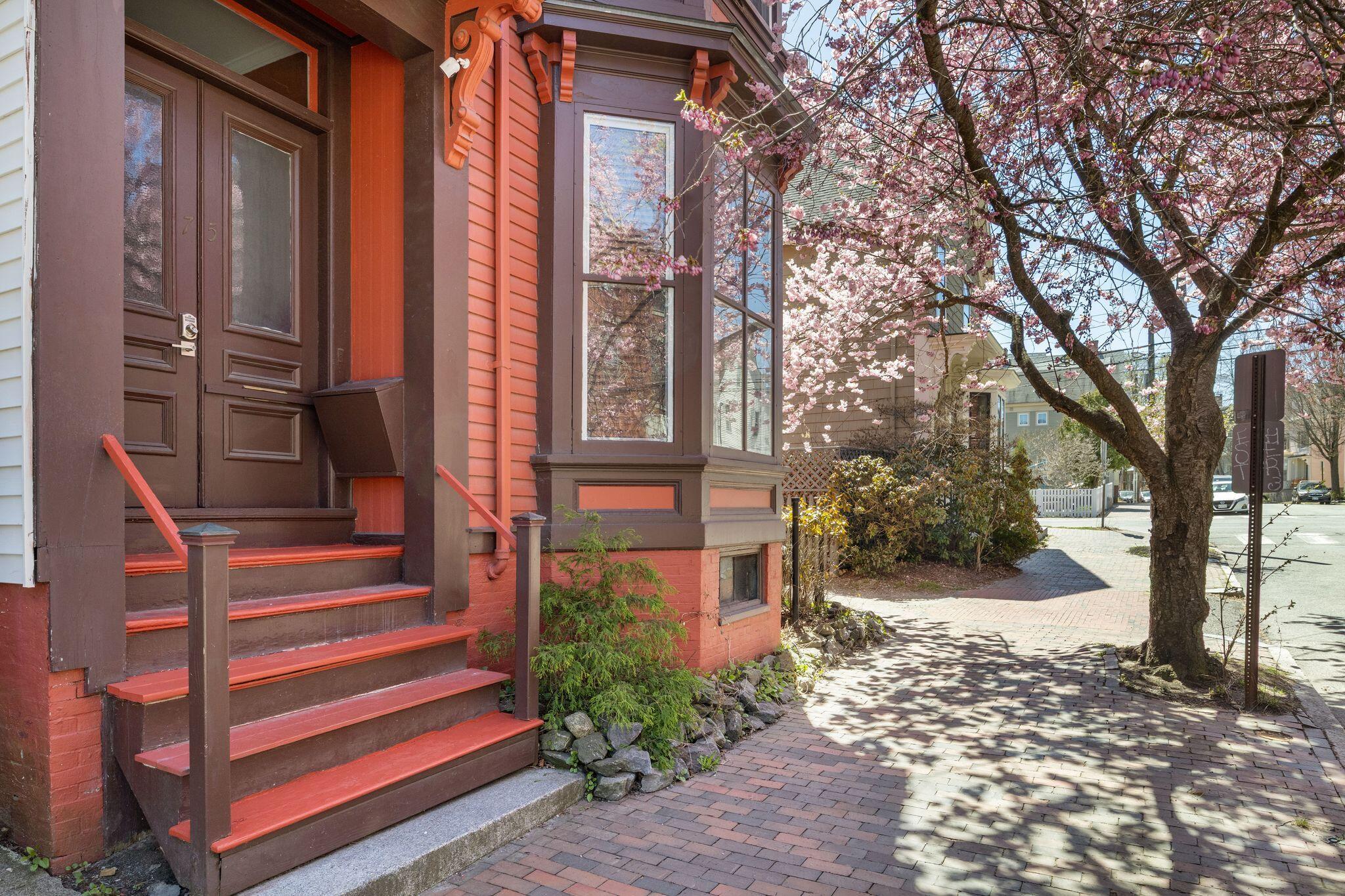 75 Carleton Street Property Photo 3