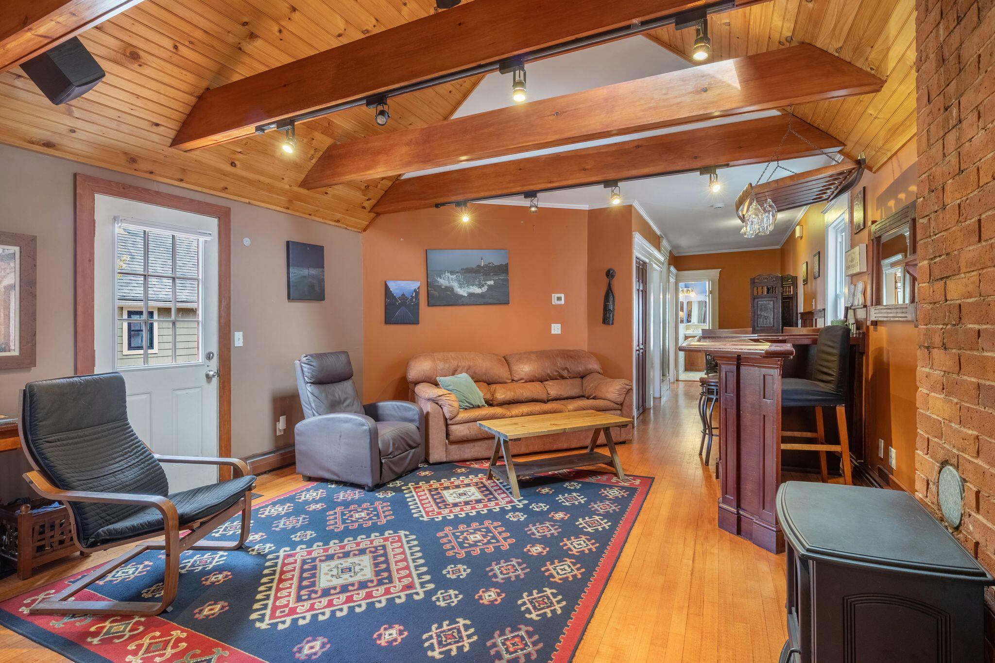 75 Carleton Street Property Photo 6