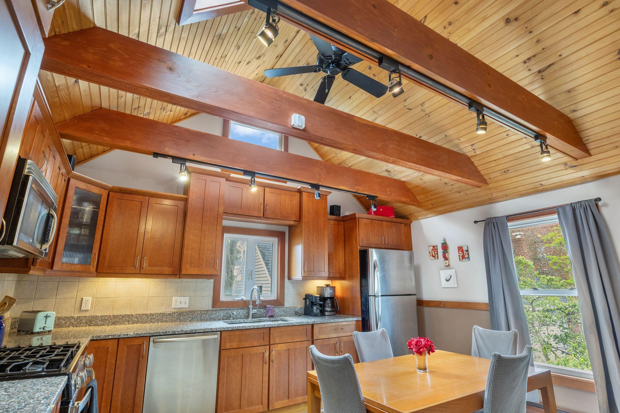75 Carleton Street Property Photo 13