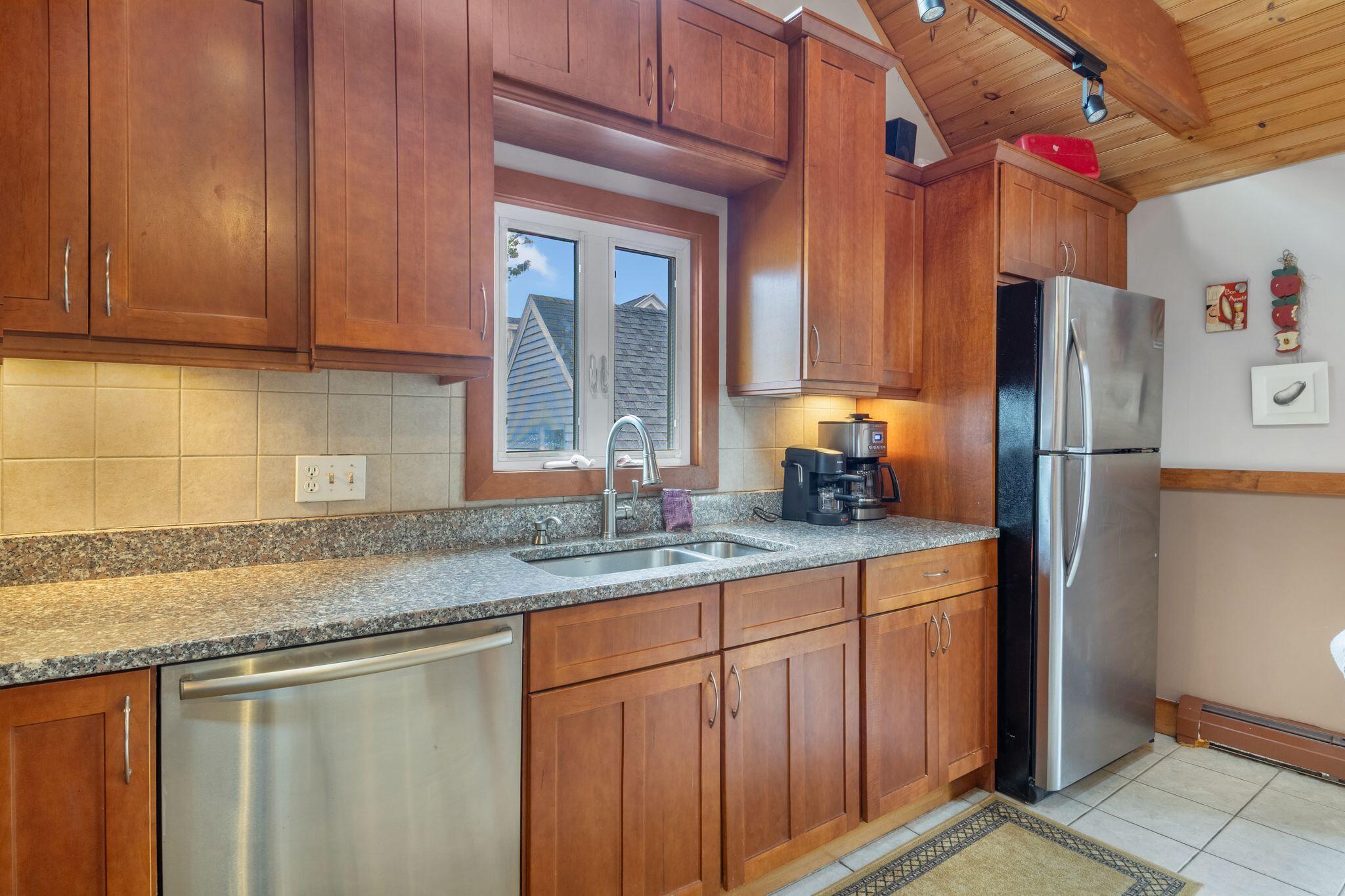 75 Carleton Street Property Photo 14