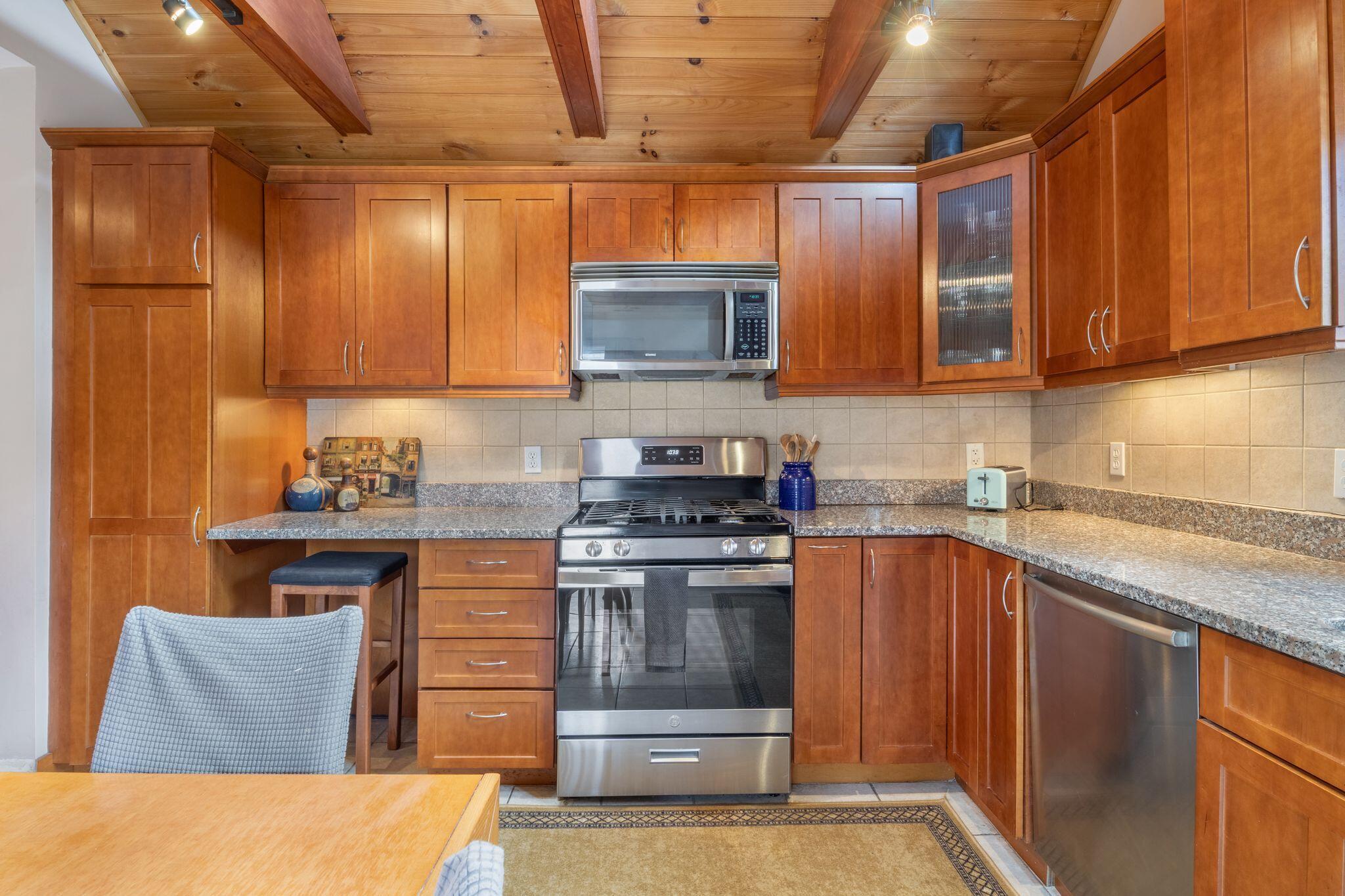 75 Carleton Street Property Photo 15