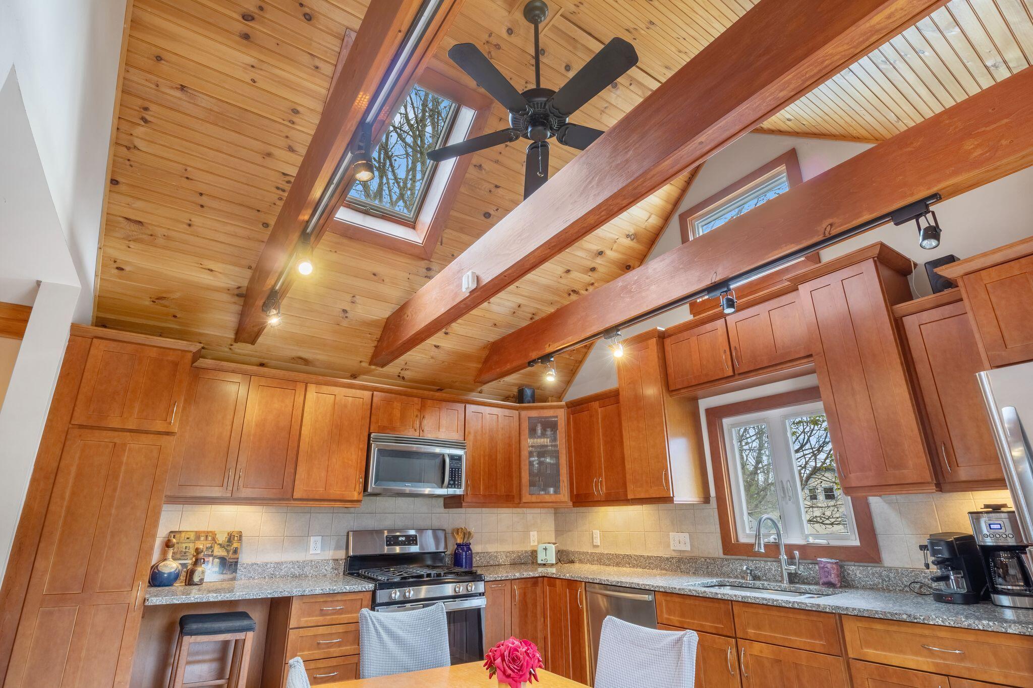 75 Carleton Street Property Photo 17