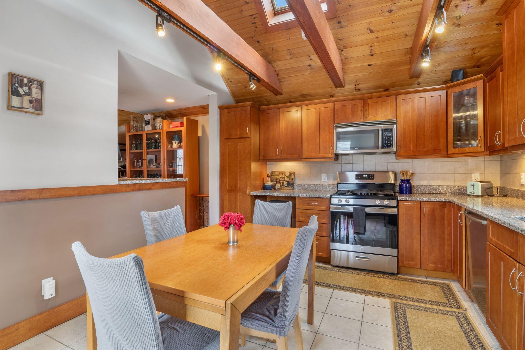 75 Carleton Street Property Photo 18