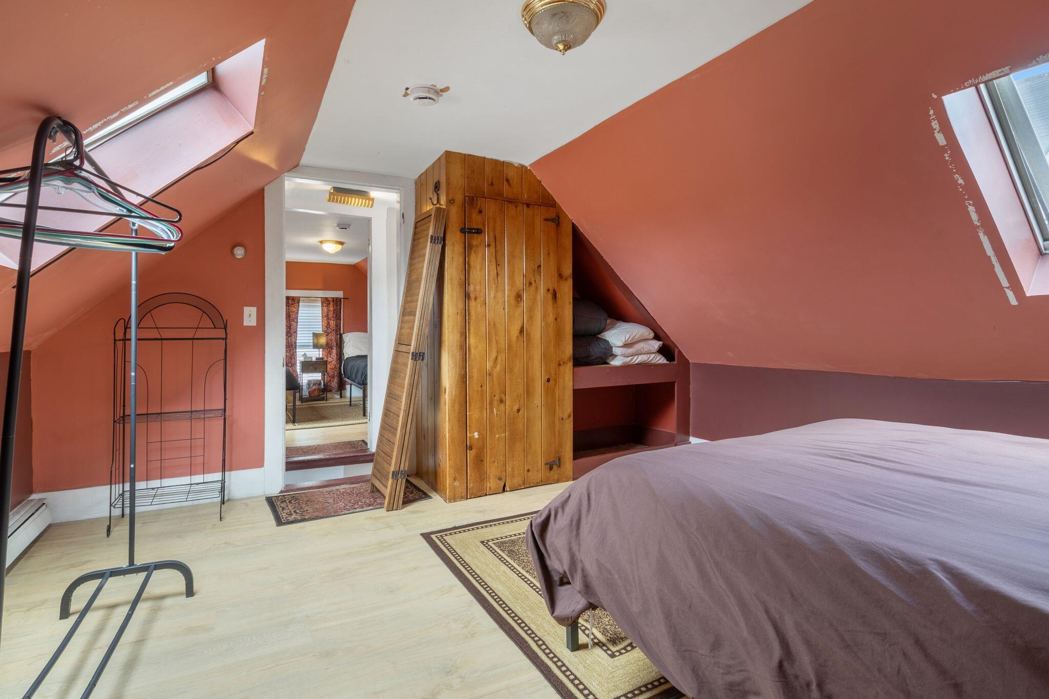 75 Carleton Street Property Photo 30