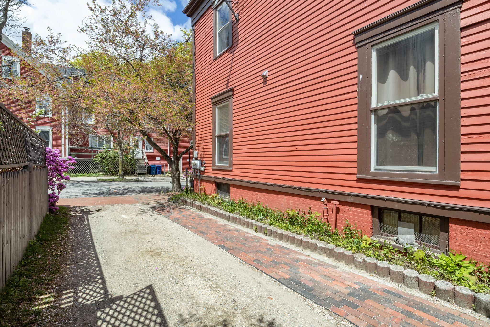 75 Carleton Street Property Photo 43