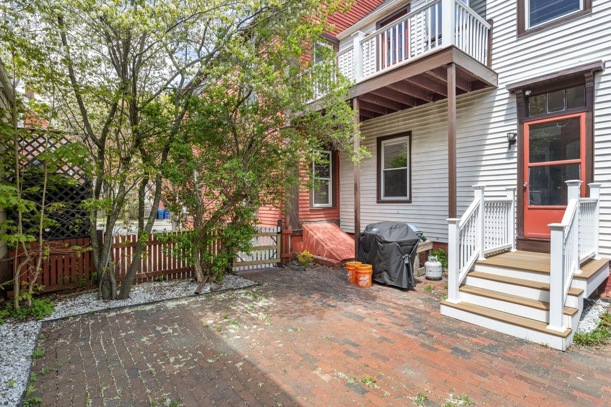 75 Carleton Street Property Photo 46