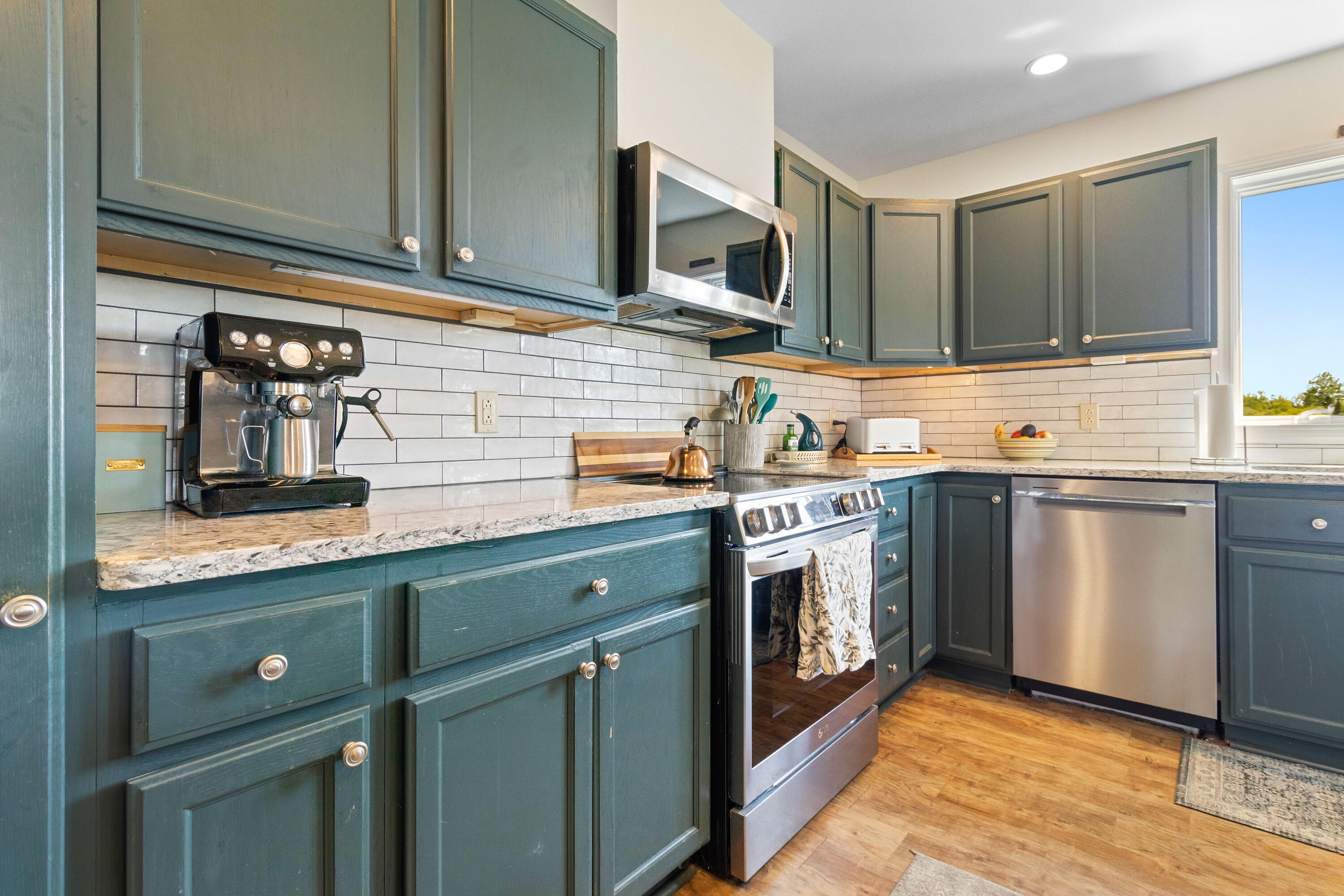 22 Property Photo 11