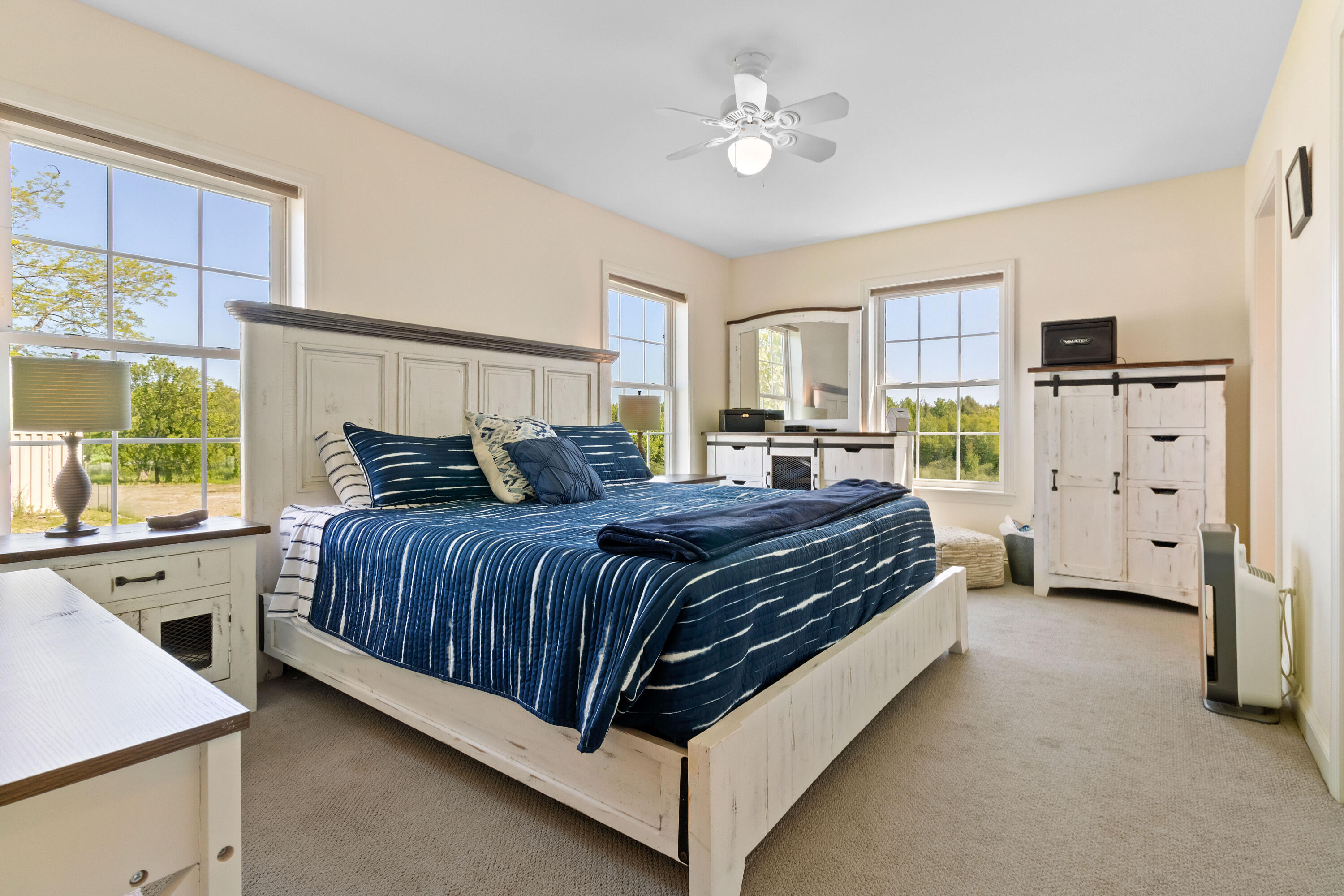 22 Property Photo 17