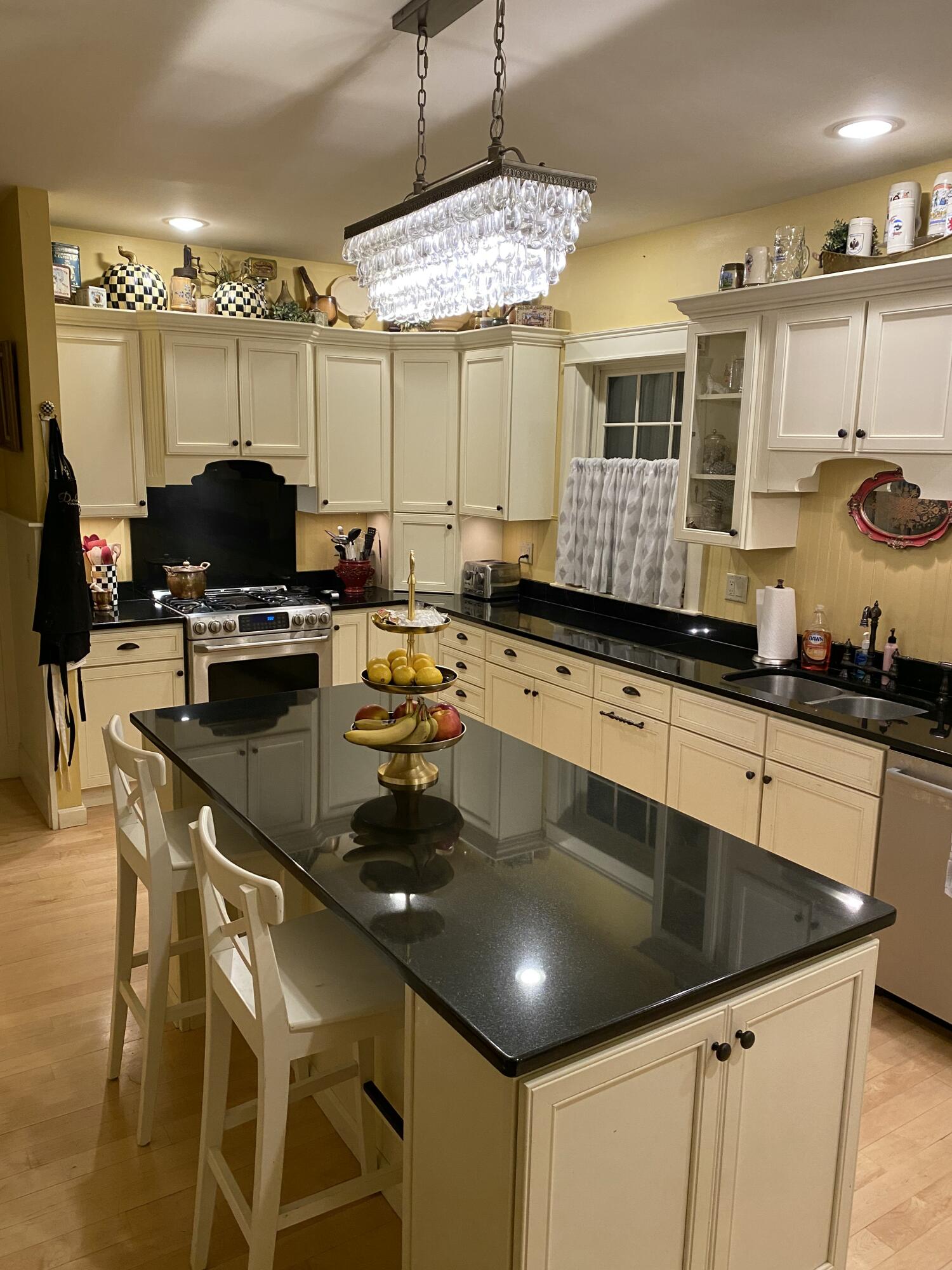 13 Calais Avenue Property Photo 8