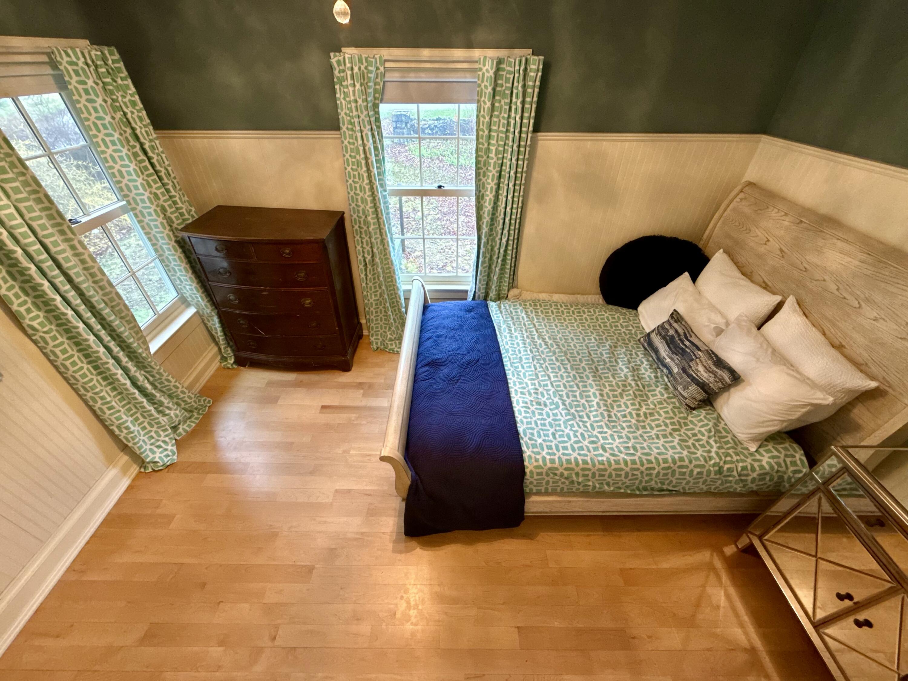 13 Calais Avenue Property Photo 28