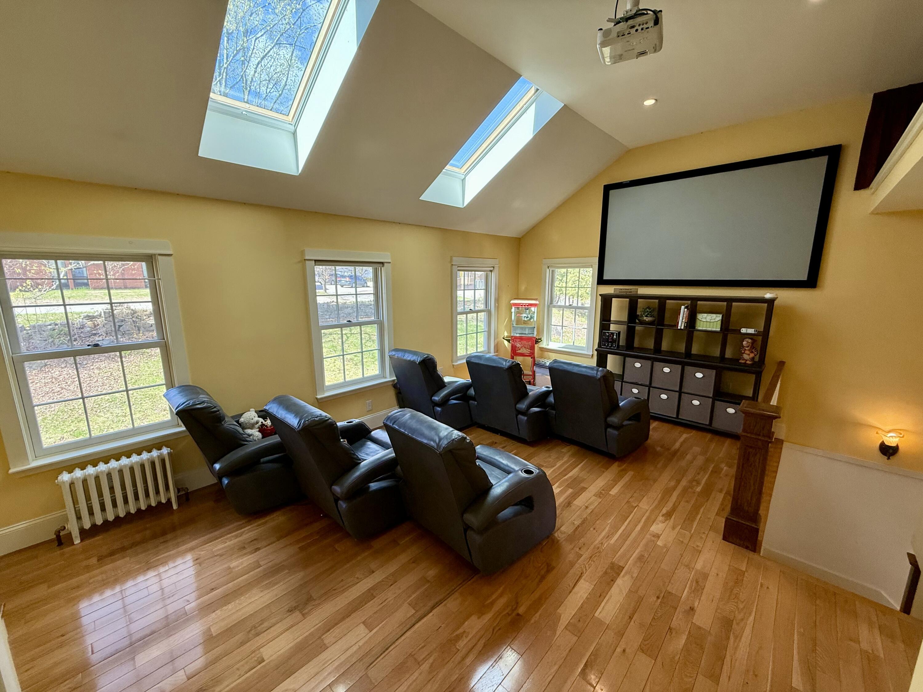 13 Calais Avenue Property Photo 39