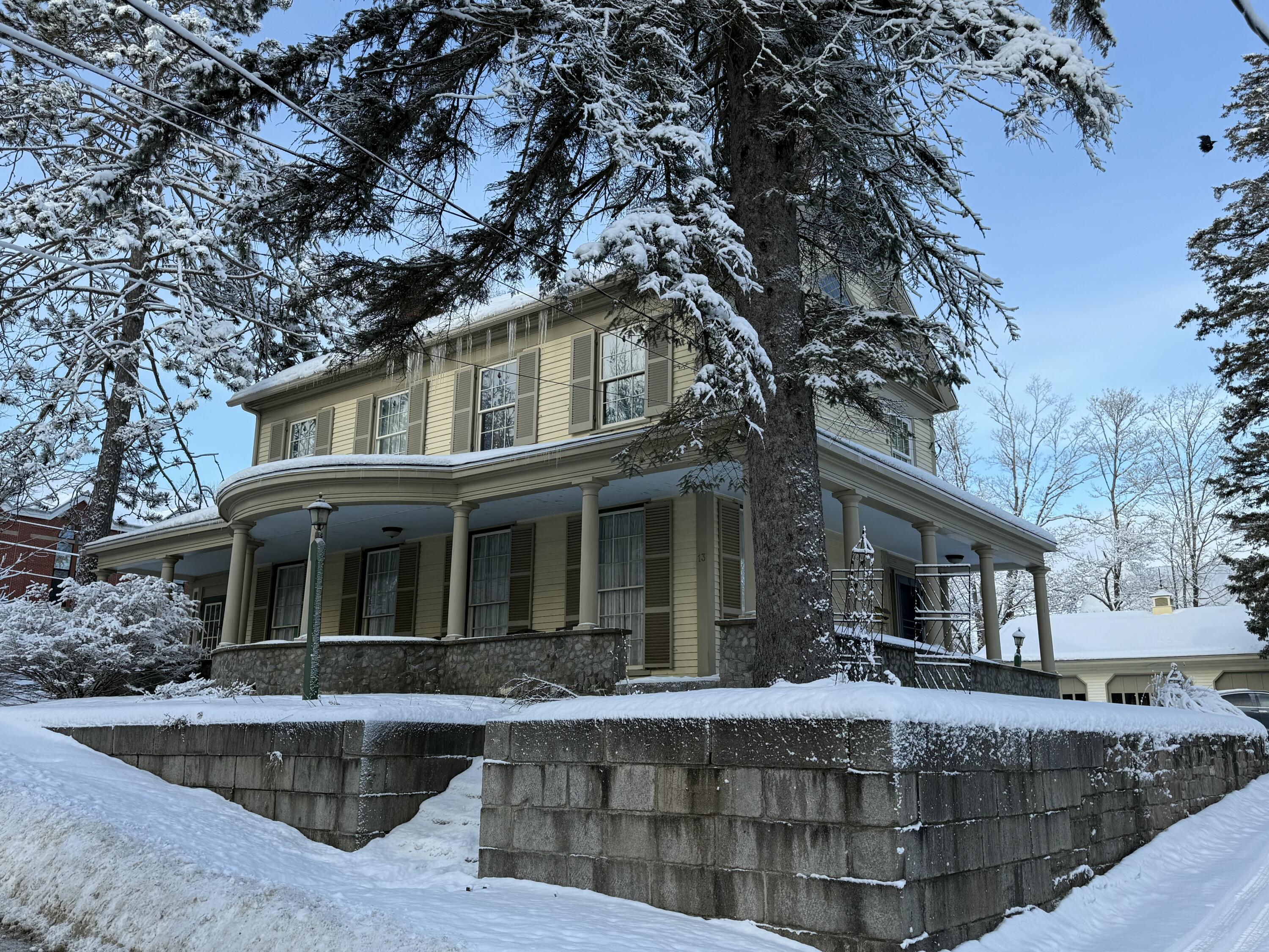 13 Calais Avenue Property Photo 44