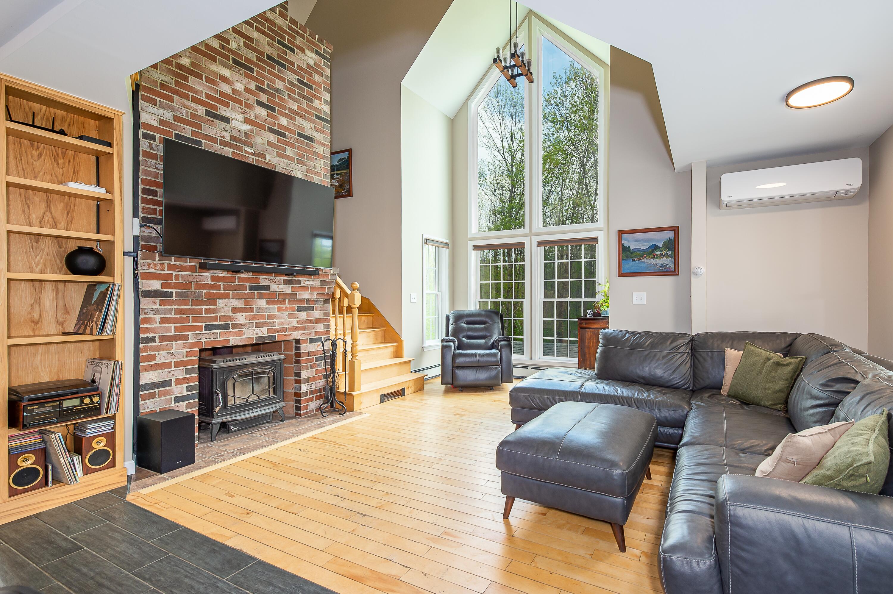 17 Waters Edge Drive Property Photo 8