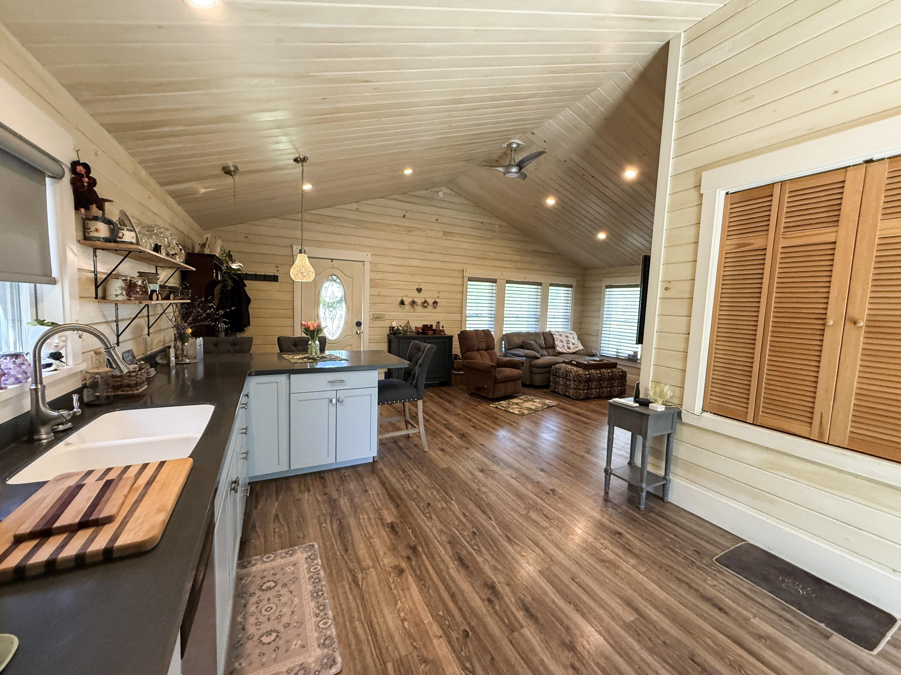 373 Spring Road Property Photo 14