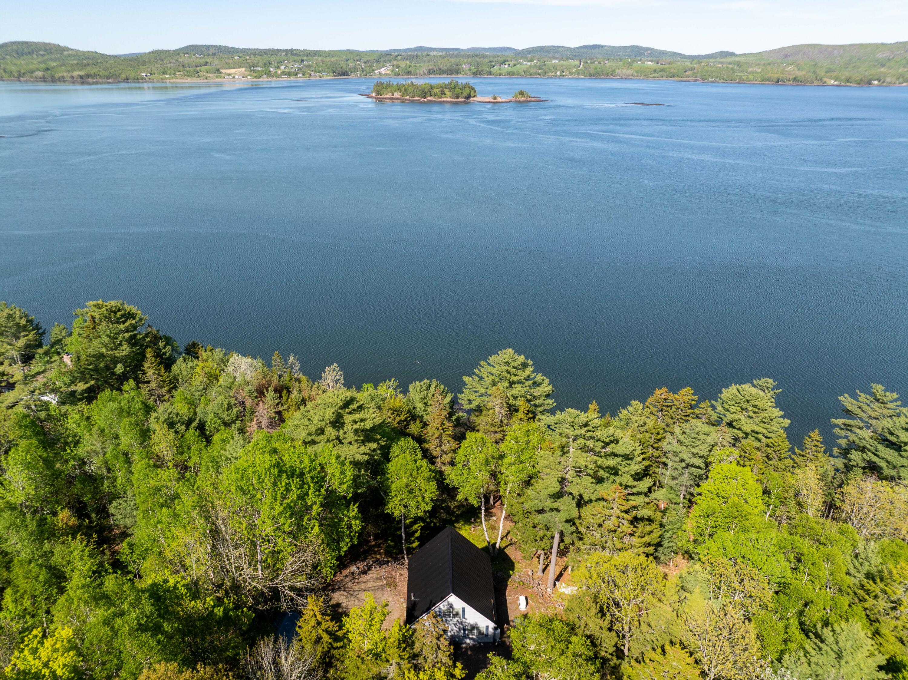 1590 River Road Property Photo 2